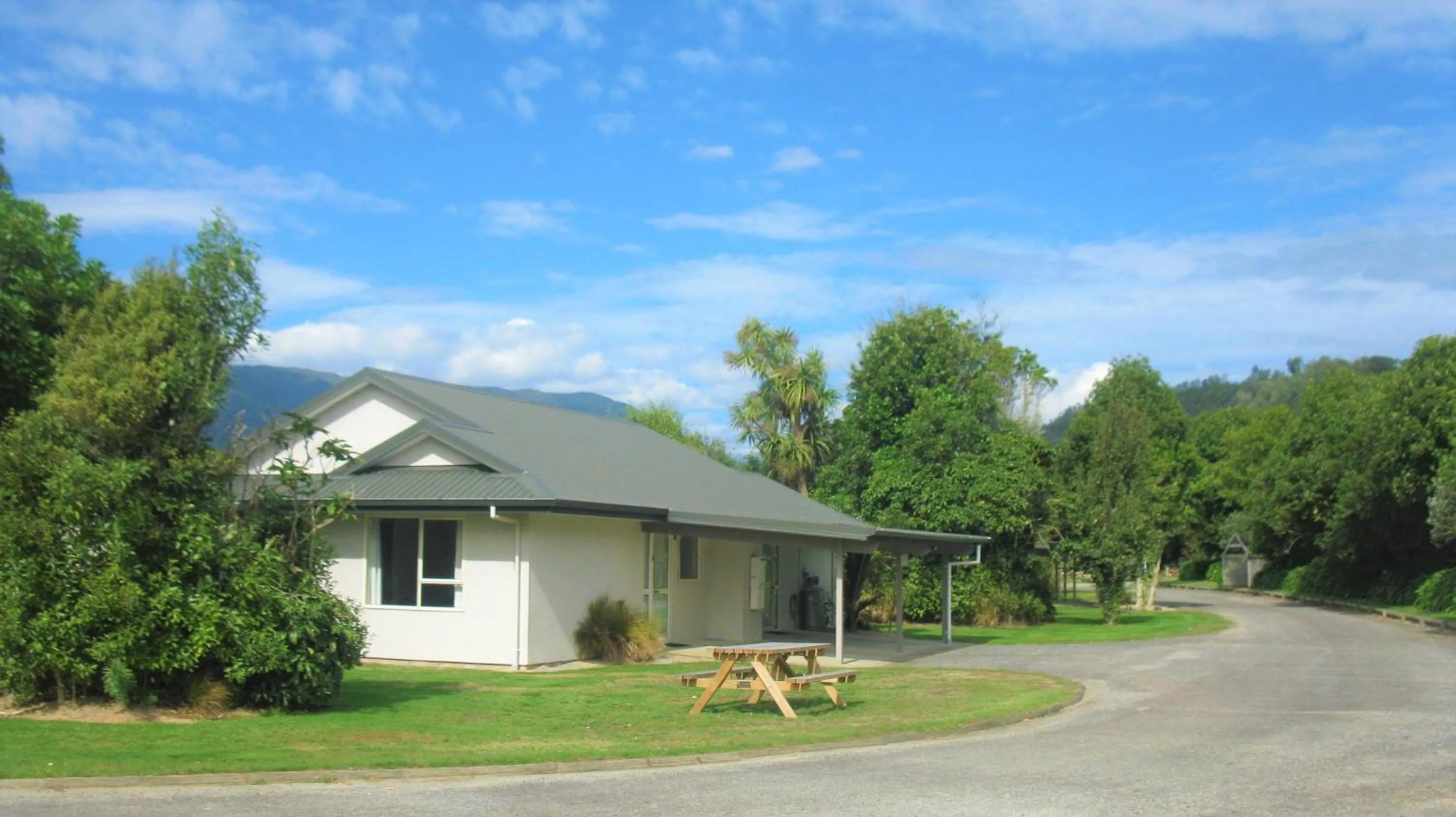 Deluxe Studio in Karamea River Motels