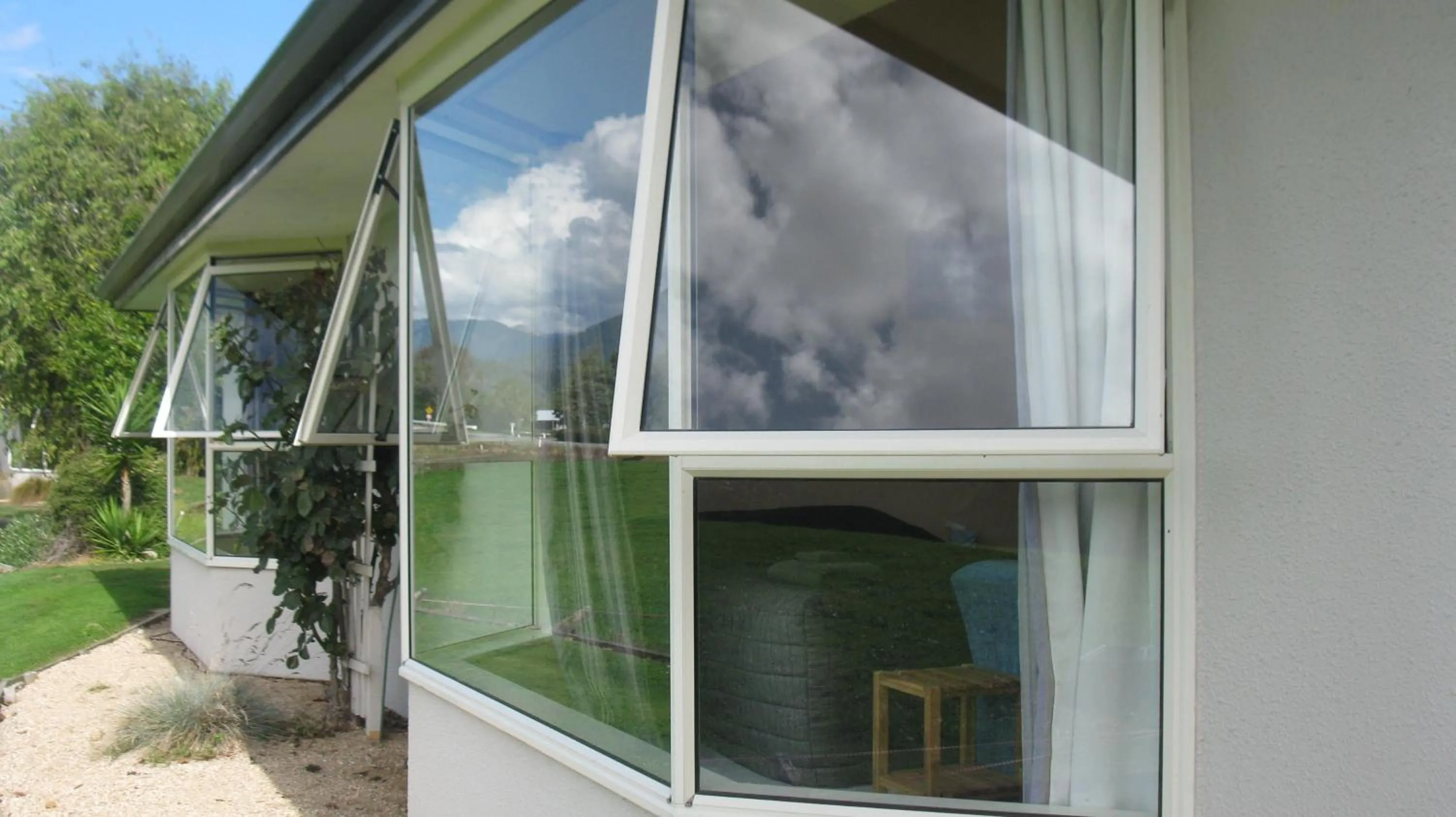 Large One-Bedroom Apartment in Karamea River Motels