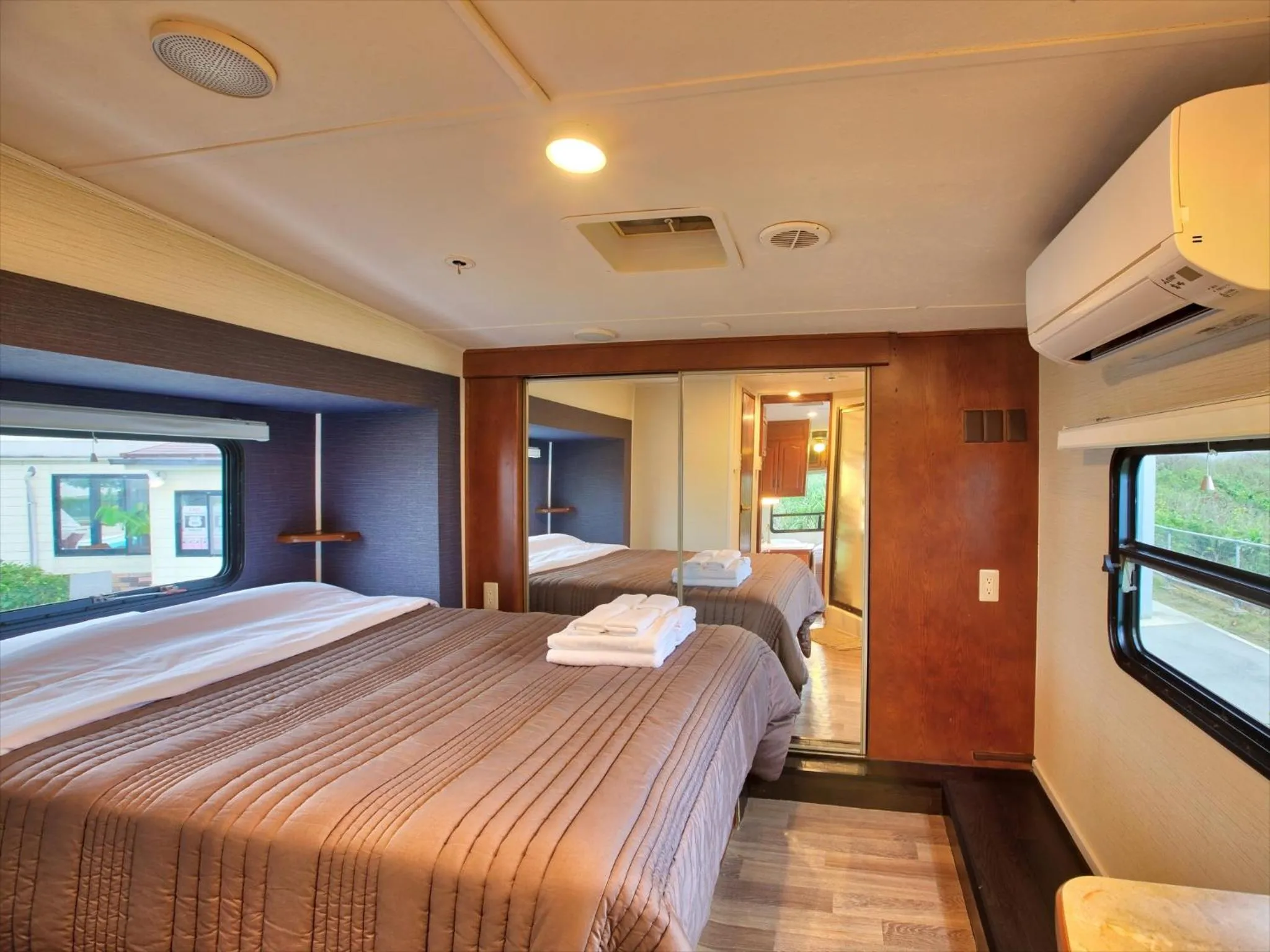 Bed in Wood Pecker Nakijin