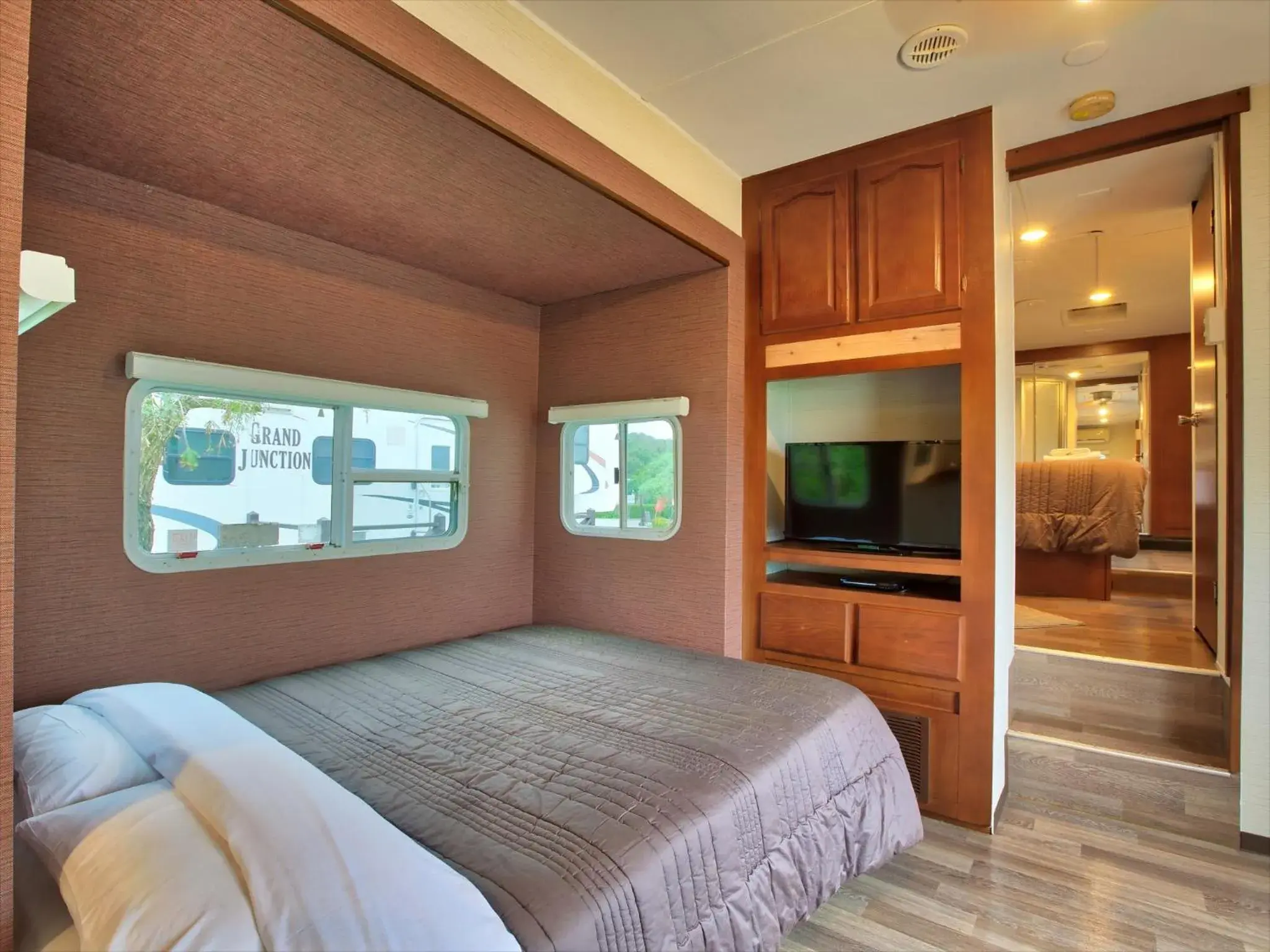 Deluxe Twin Room in Wood Pecker Nakijin Deluxe Twin Room in Wood Pecker Nakijin