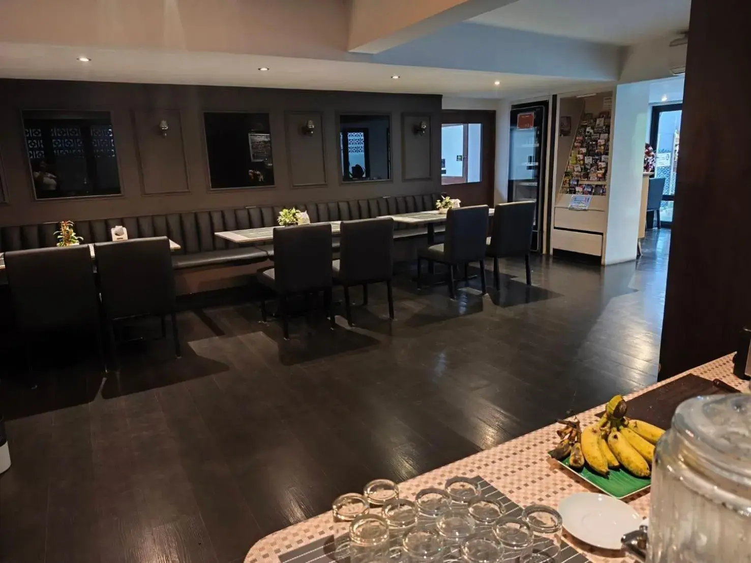 Restaurant/places to eat in The Wing Lanna Hotel Restaurant/places to eat in The Wing Lanna Hotel