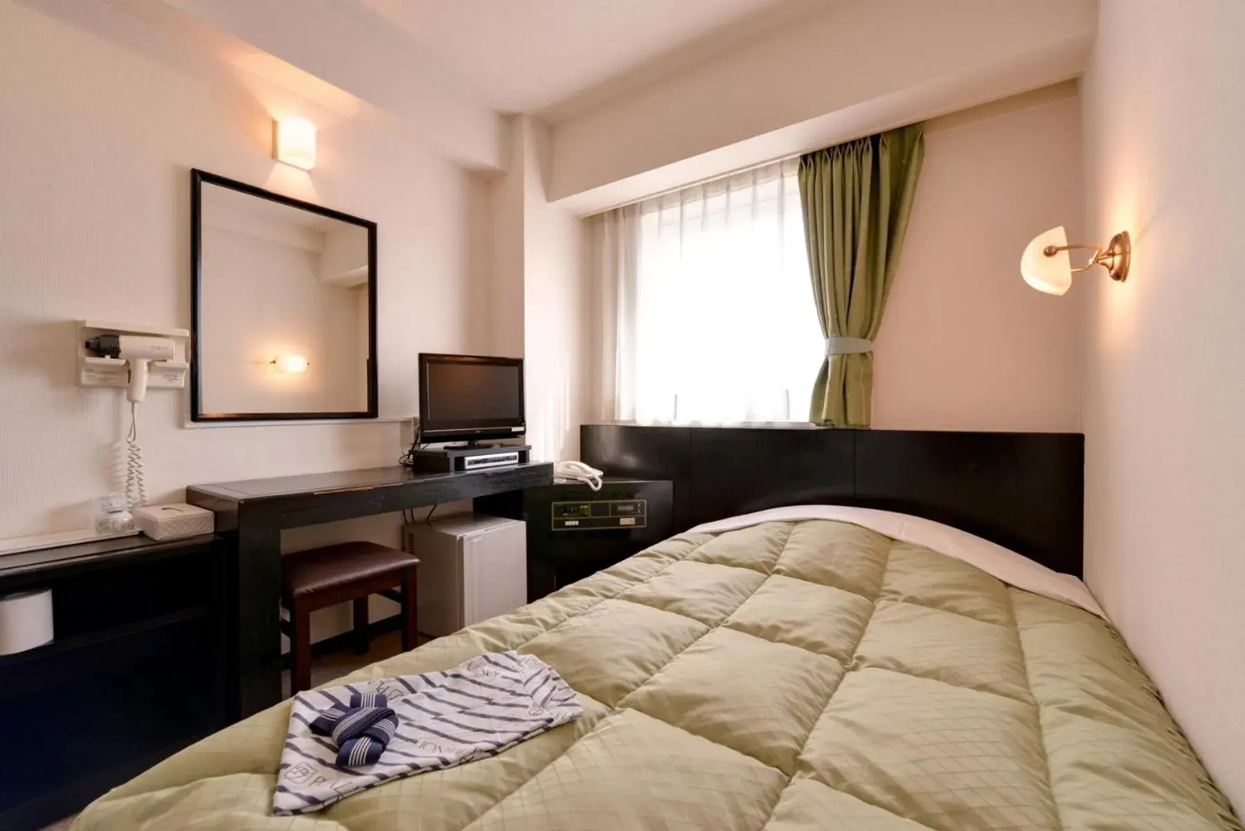 Photo of the whole room, Bed in Plaza Hotel Fujinoi Photo of the whole room, Bed in Plaza Hotel Fujinoi