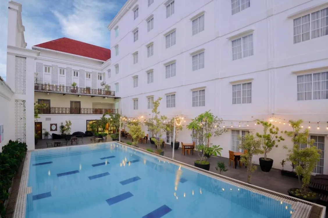 Swimming Pool in D'Senopati Malioboro Grand Hotel