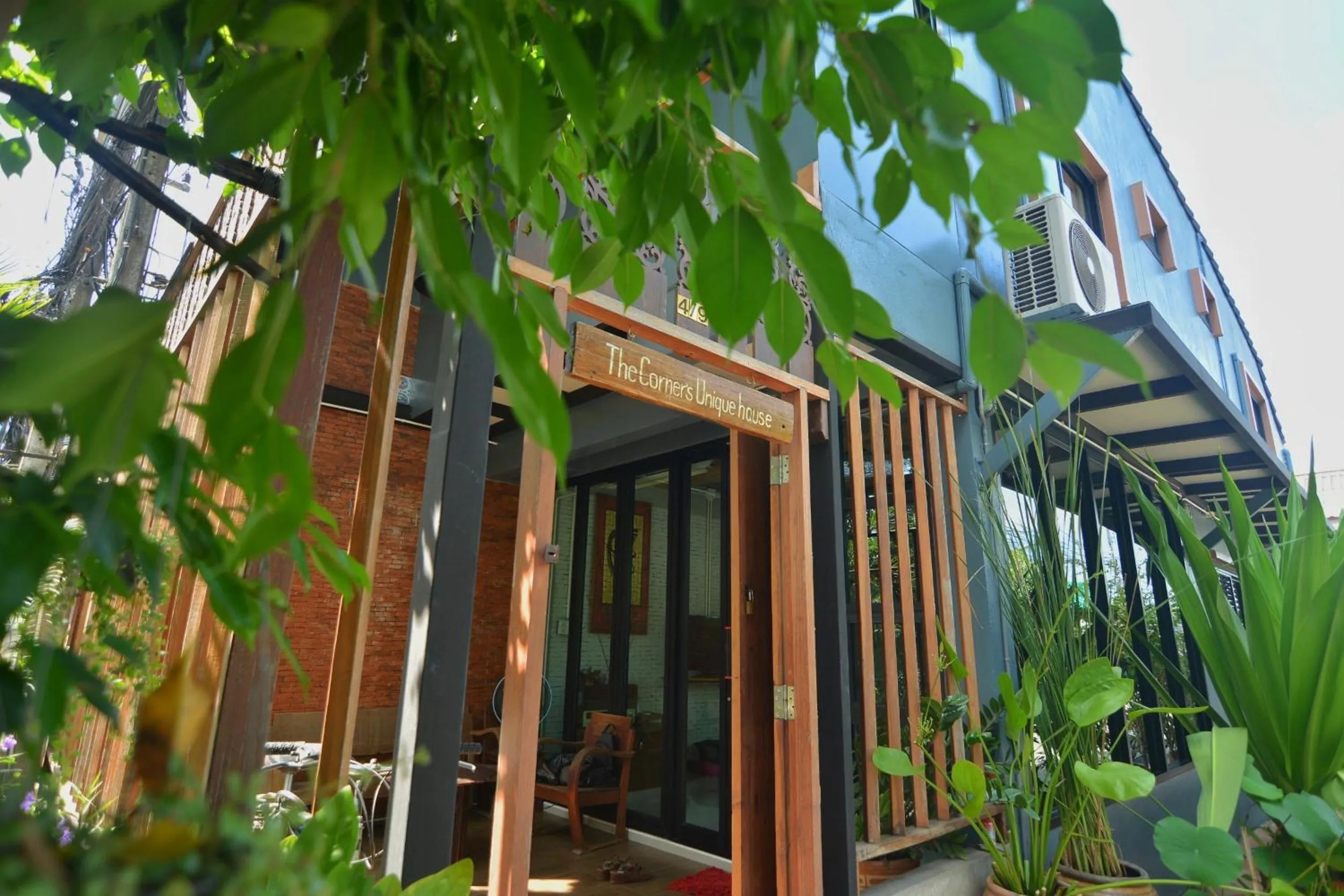 Facade/entrance in The Corner's unique house