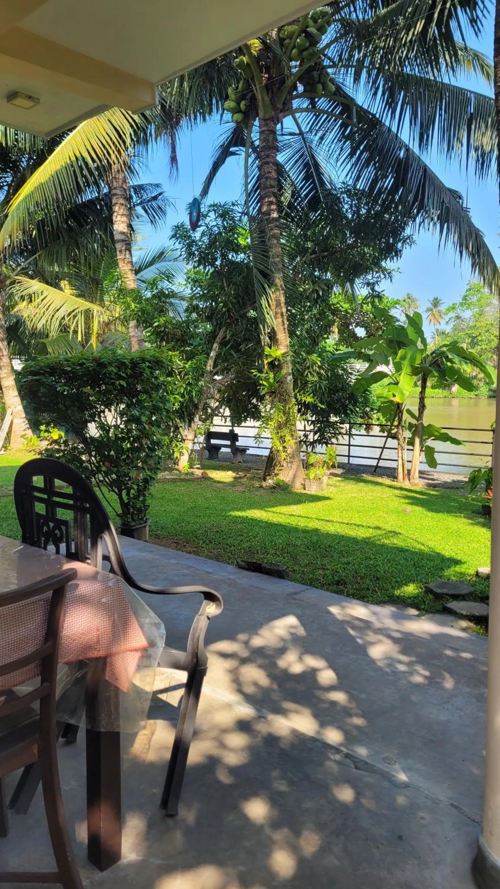 Restaurant/places to eat in Pelli Riverine