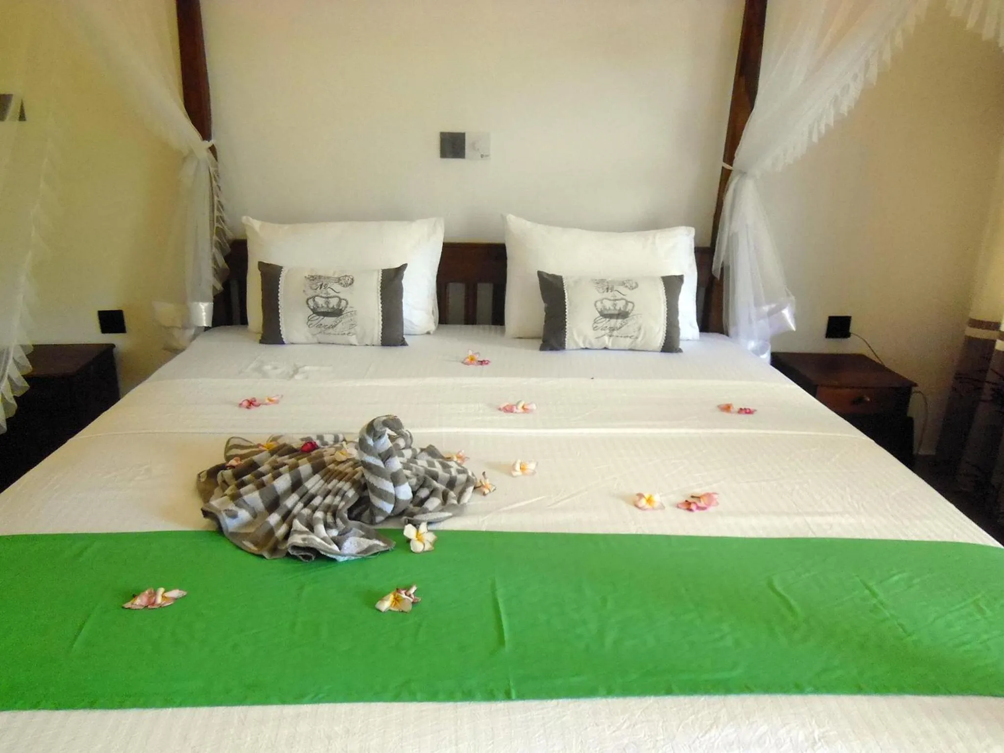 Bedroom, Bed in Pelli Riverine