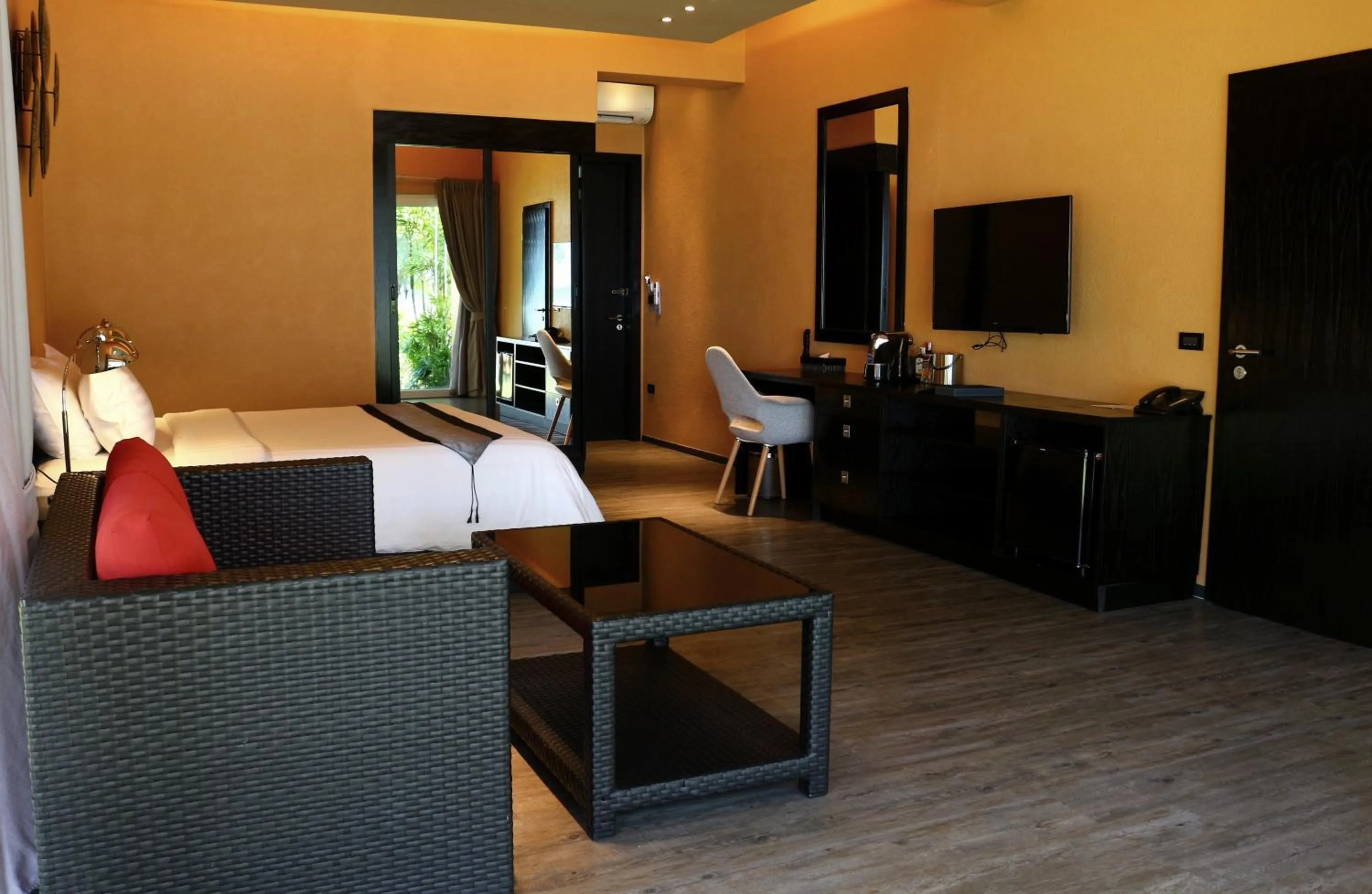 Photo of the whole room in Peninsula Beach Resort