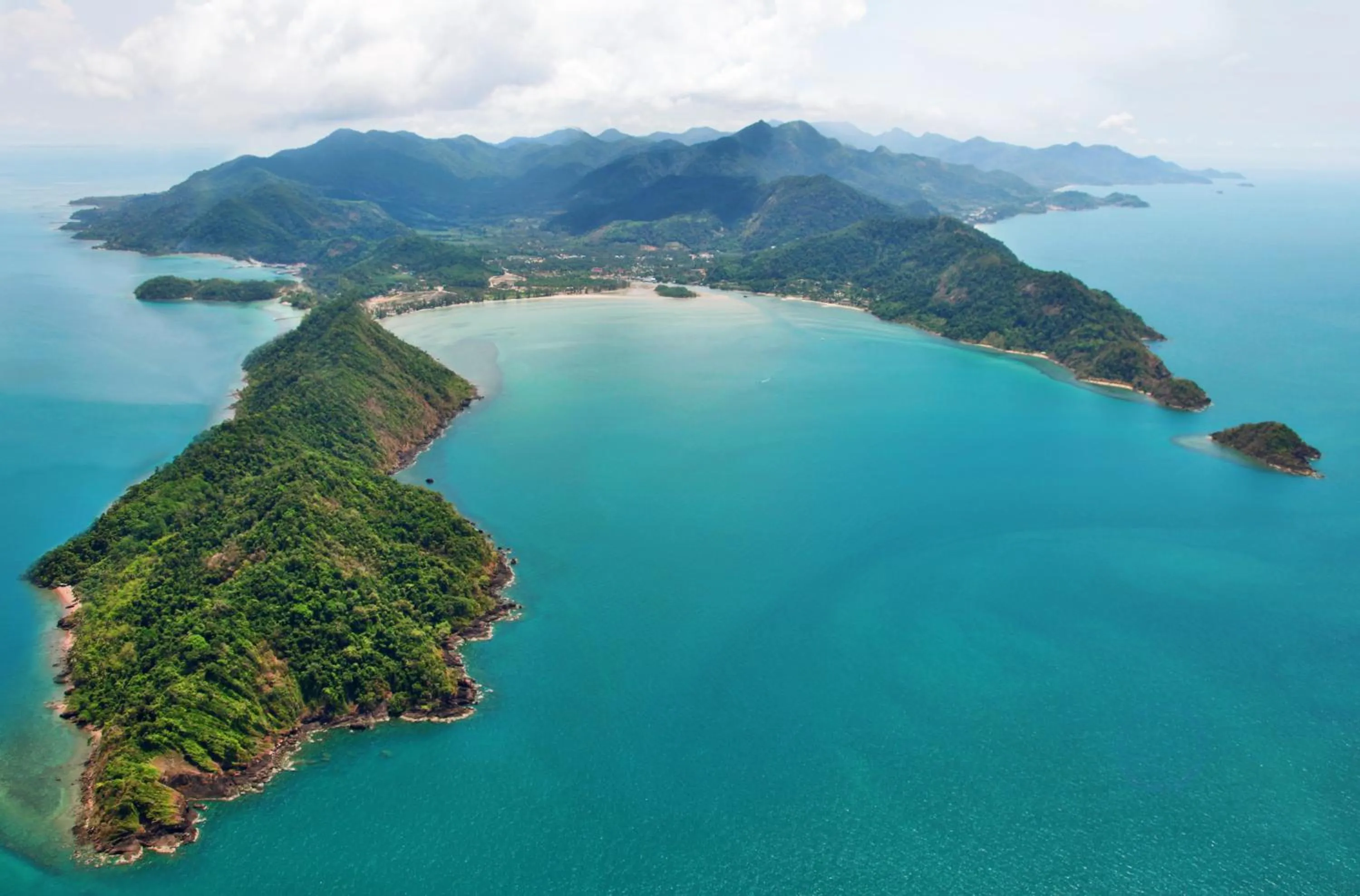 Natural landscape in Peninsula Beach Resort