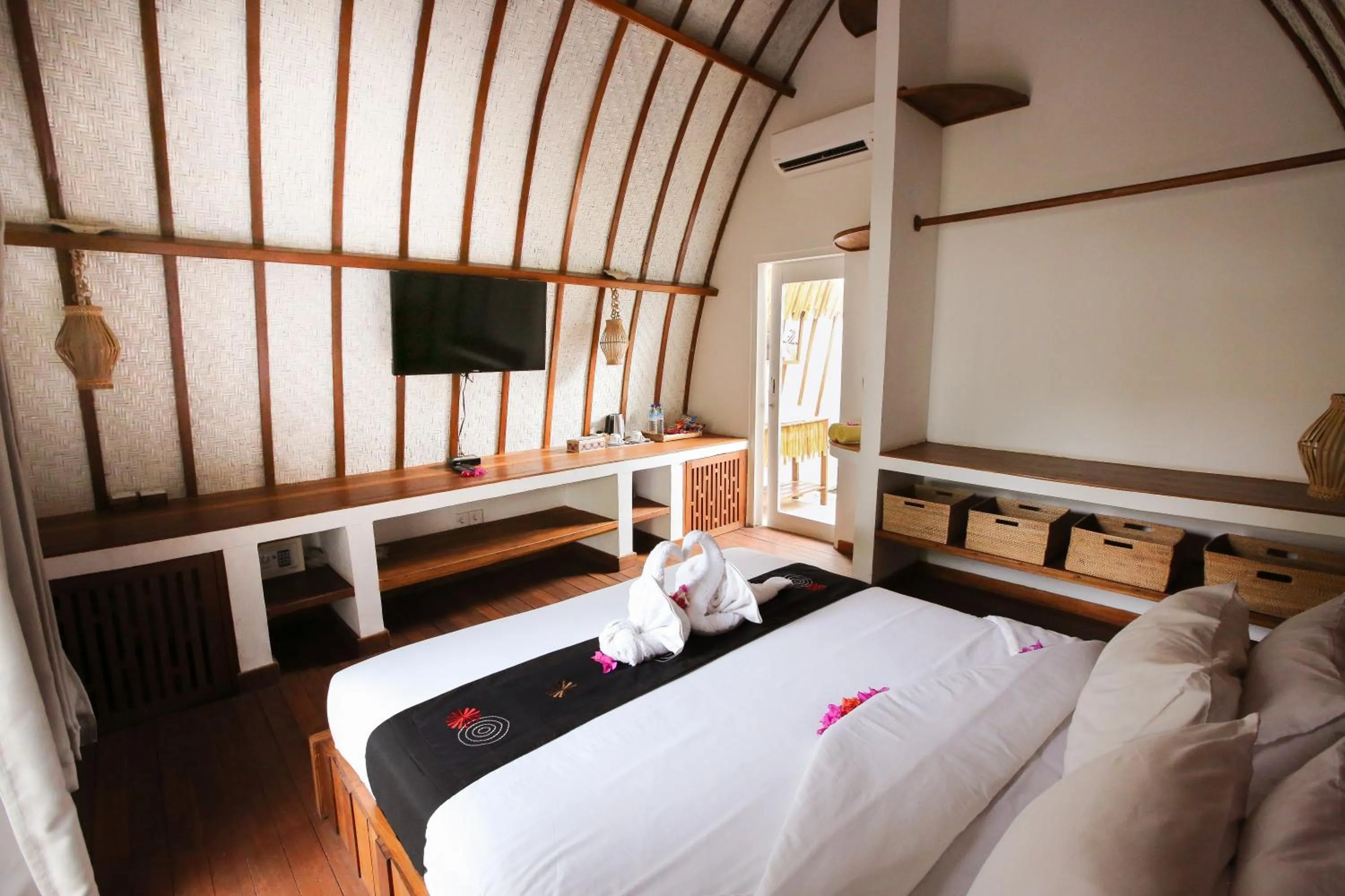 TV and multimedia in Camilla Resort