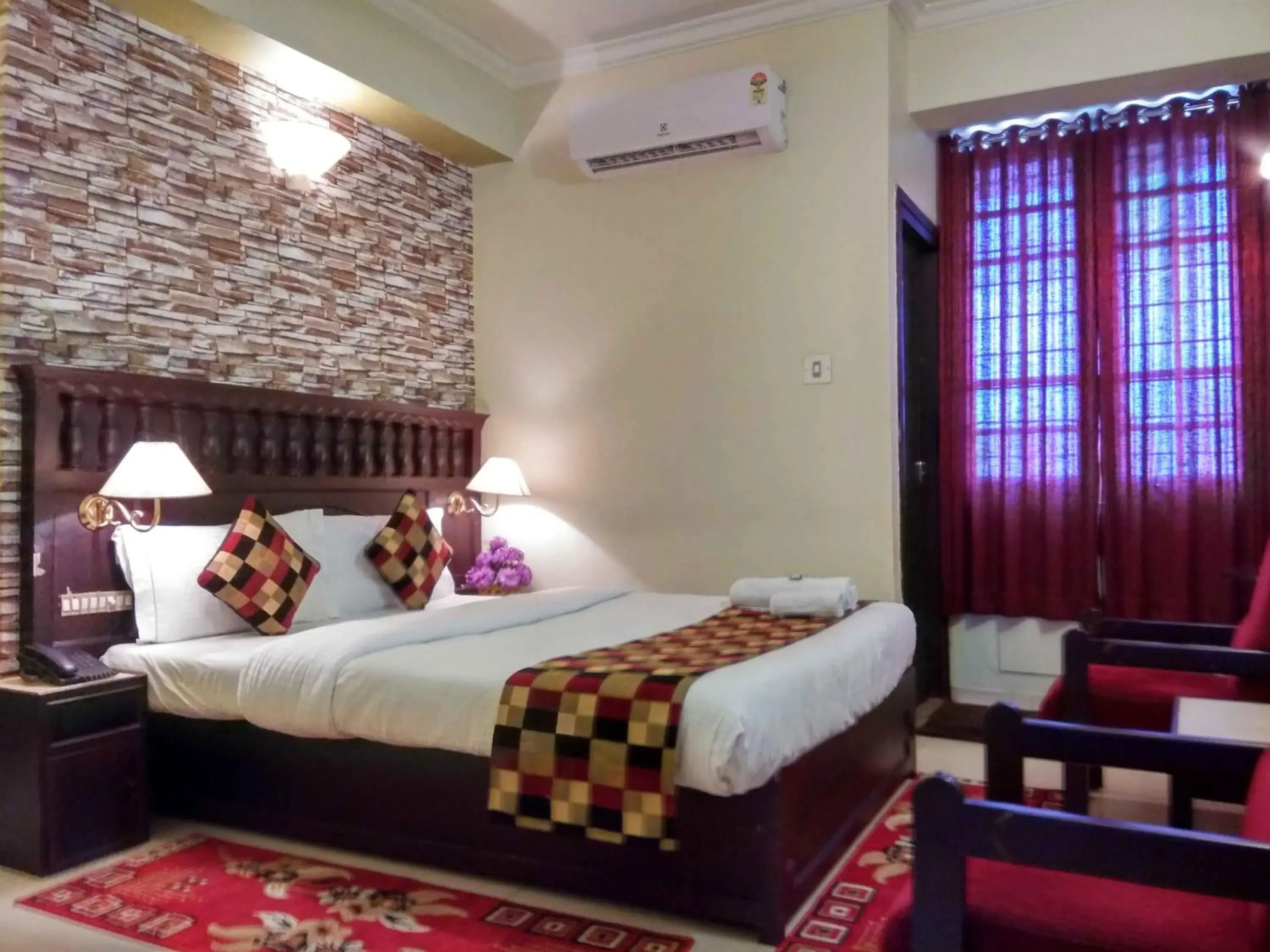 Standard Double Room in Hotel Palace Tower Standard Double Room in Hotel Palace Tower