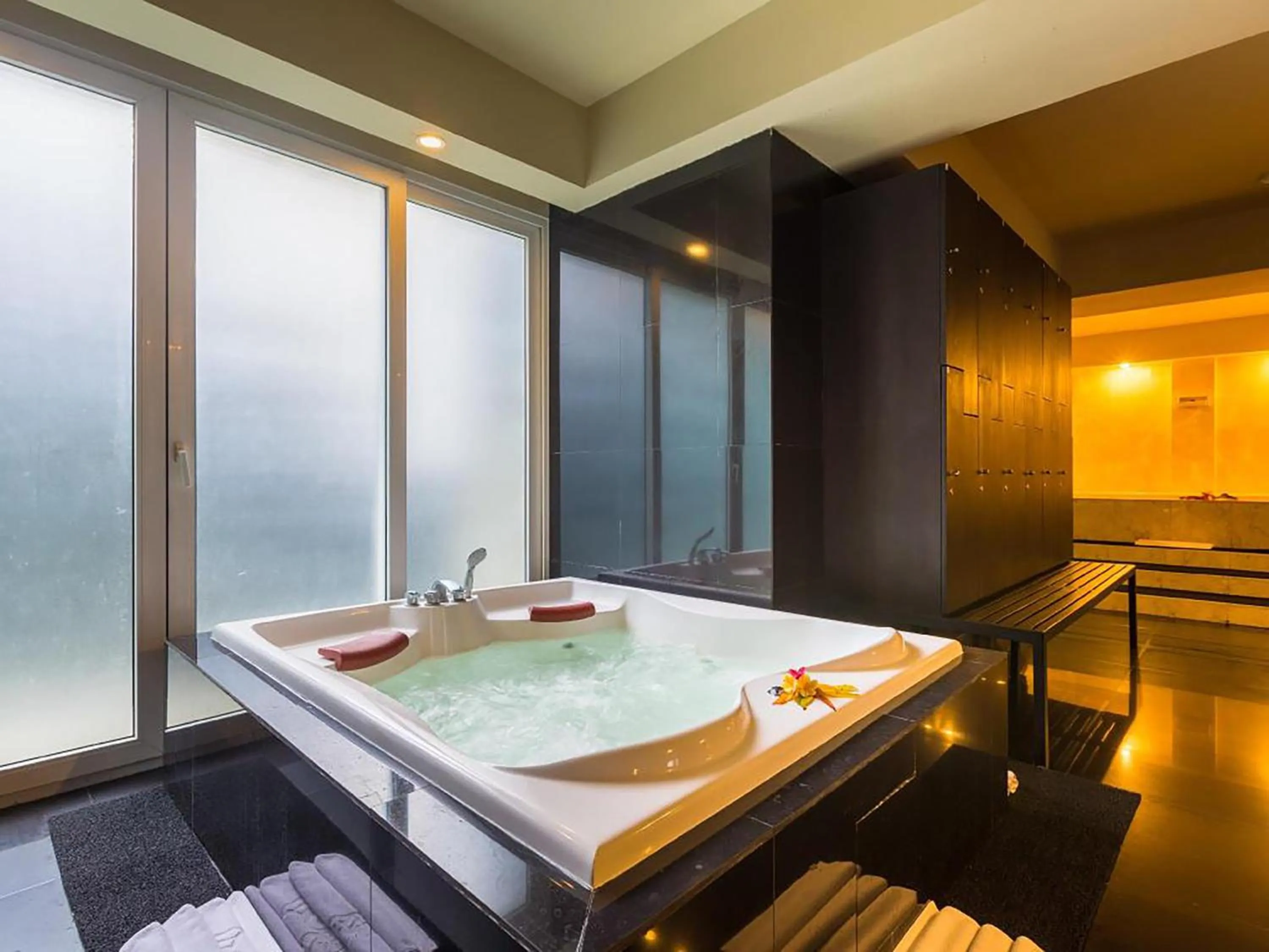 Hot Tub, Bed in The Sintesa Residence Jimbaran