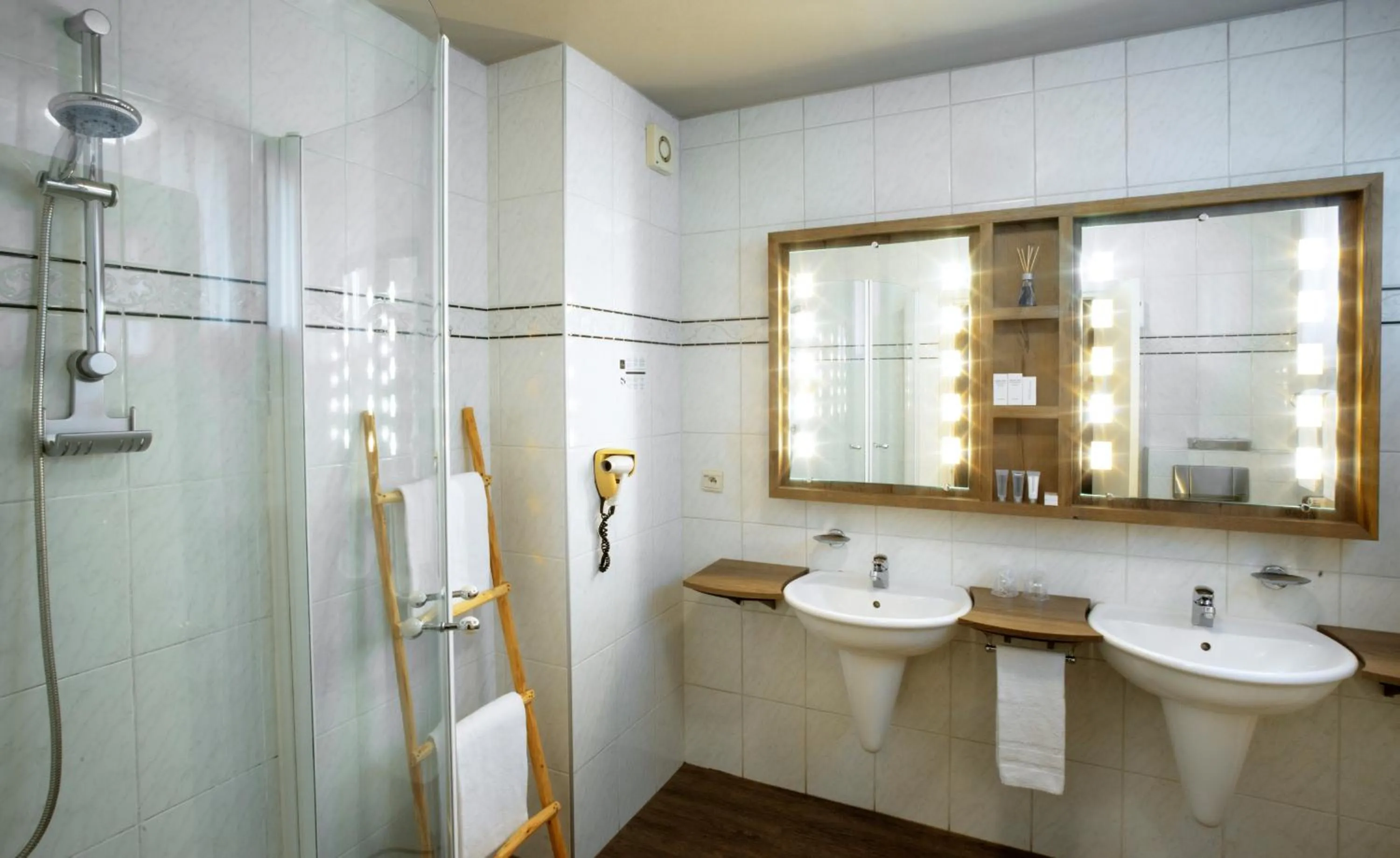 Bathroom in Hotel Mardaga