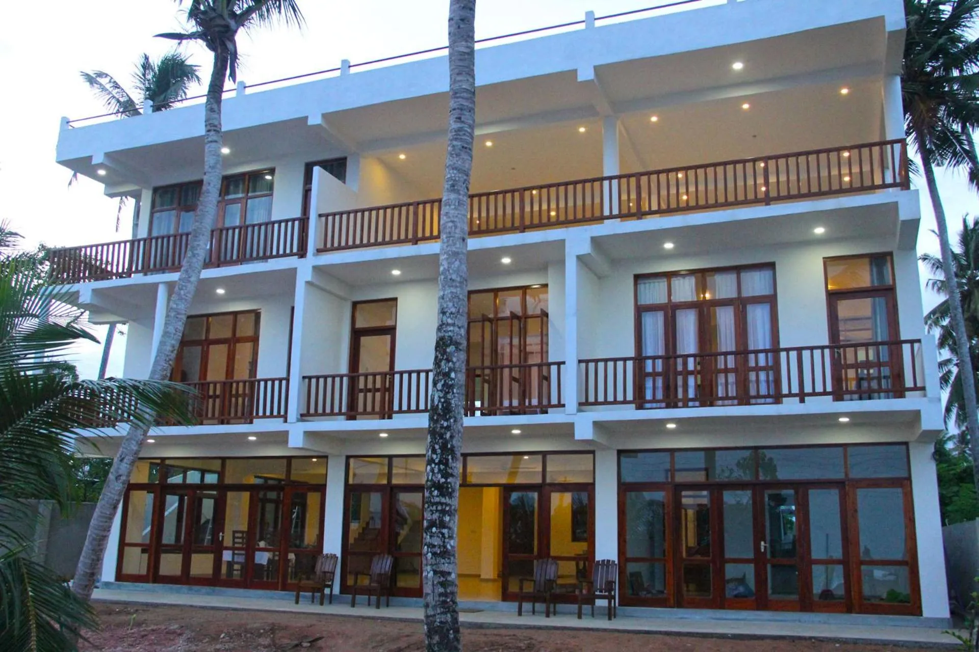 Facade/entrance in Savenrose Beach Villa