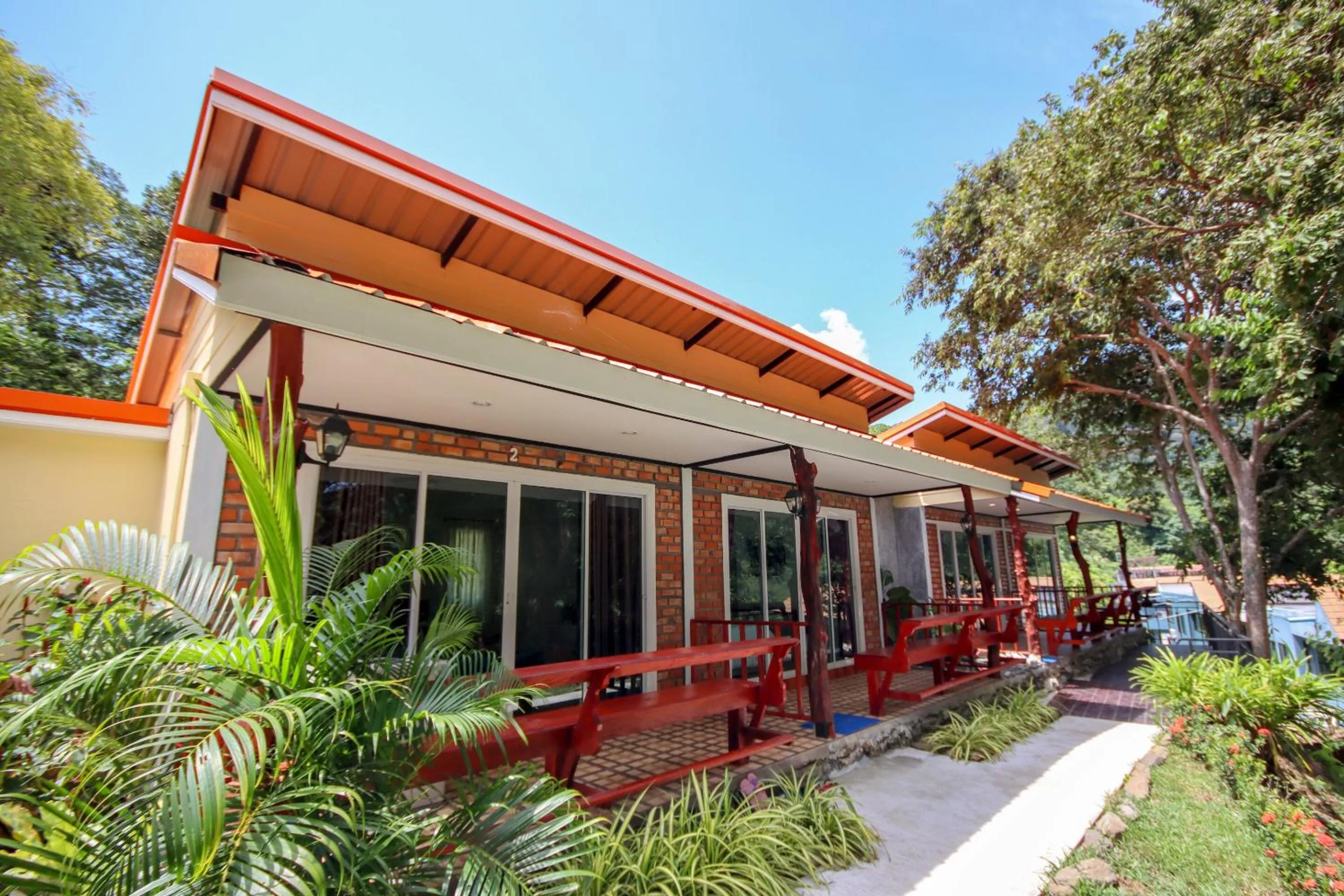 Facade/entrance in OYO 1085 Ma Lanta House