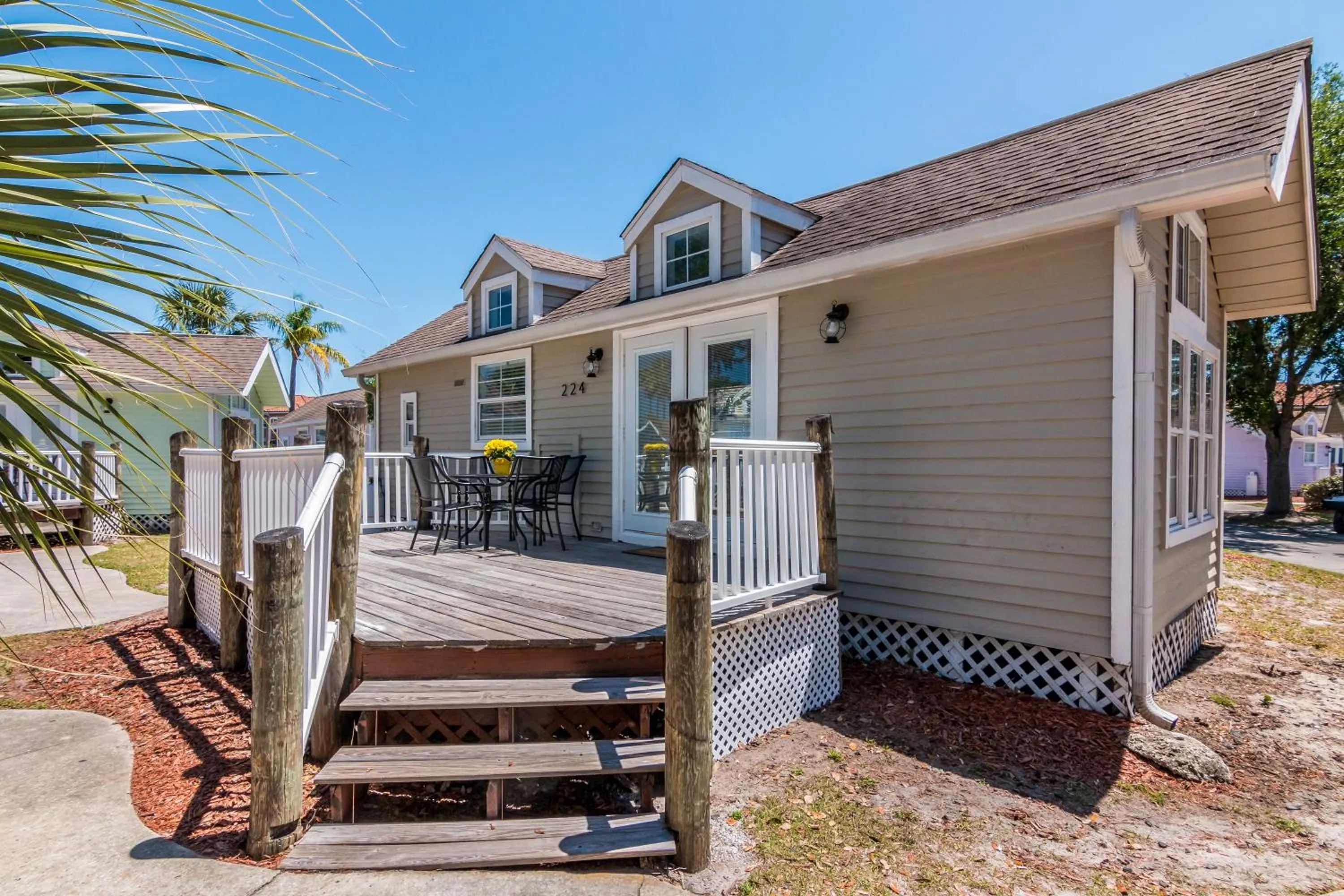 Property building in Tropical Palms Resort