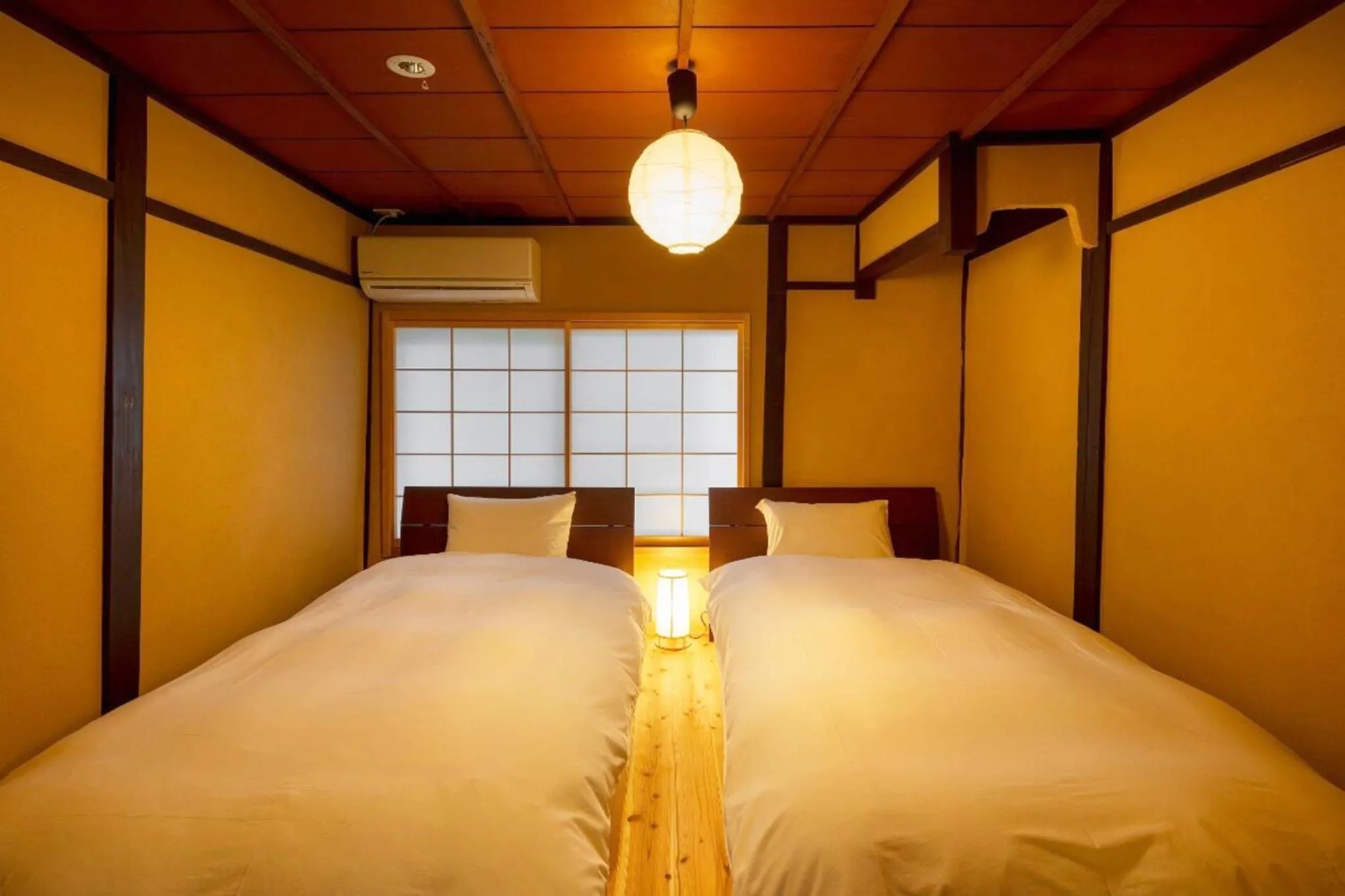 Bedroom, Bed in Kumashu an Machiya House