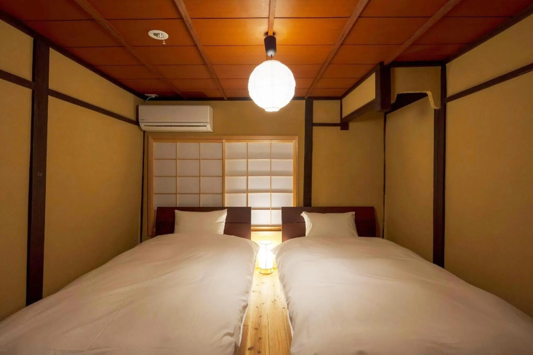 Bedroom, Bed in Kumashu an Machiya House