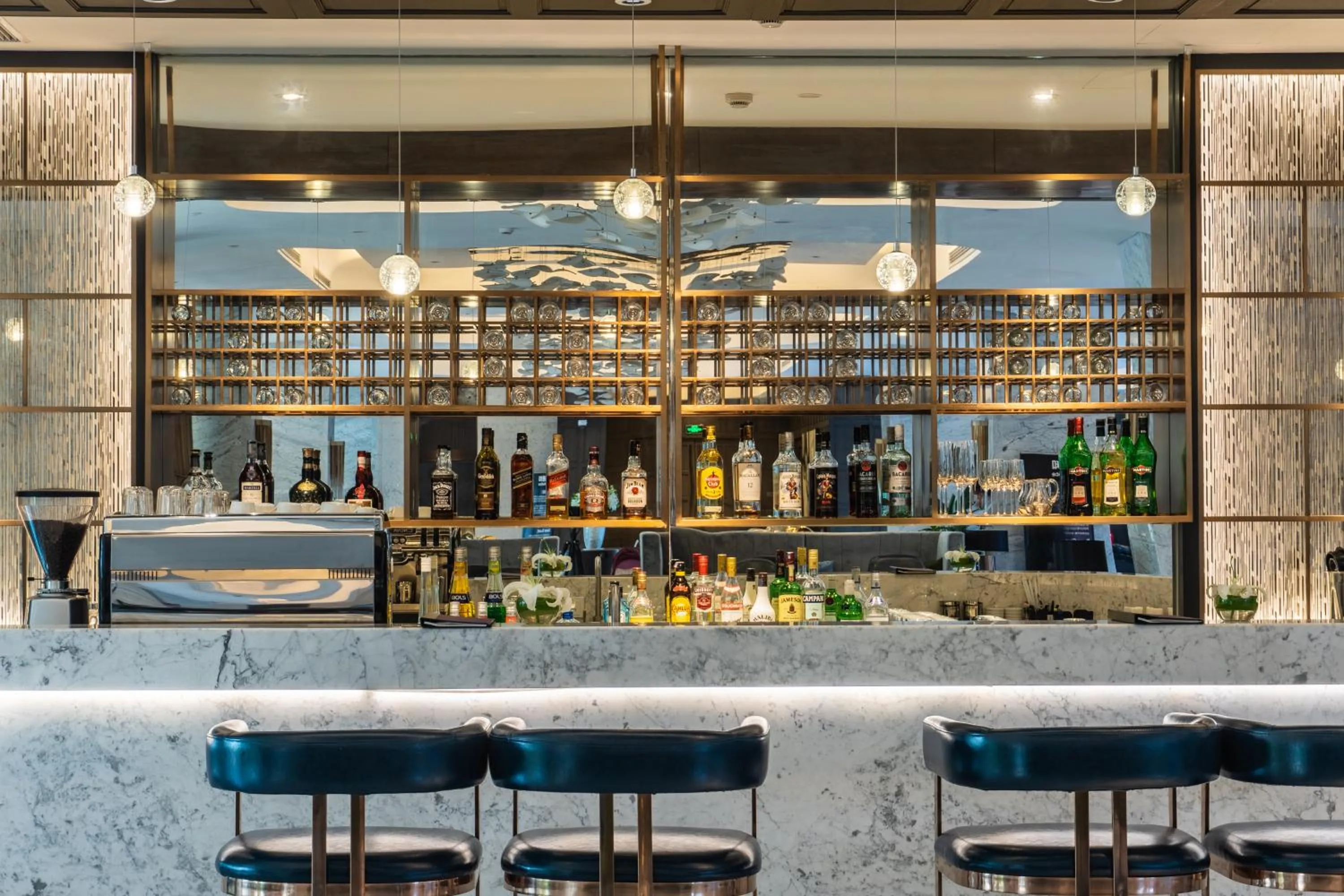 Lounge or bar in The Senz Hotel & SPA