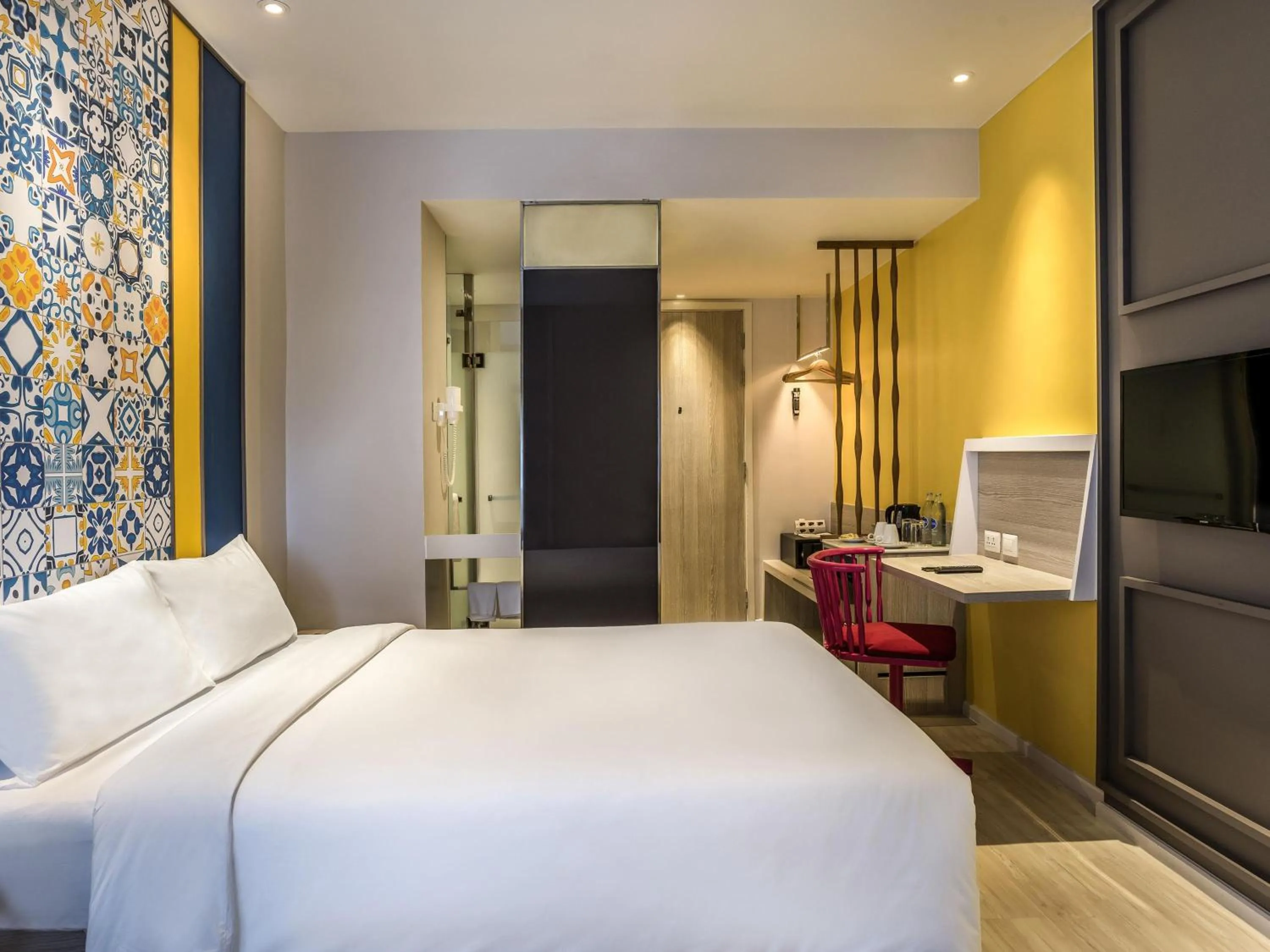 Bedroom, Bed in Ibis Styles Phuket City