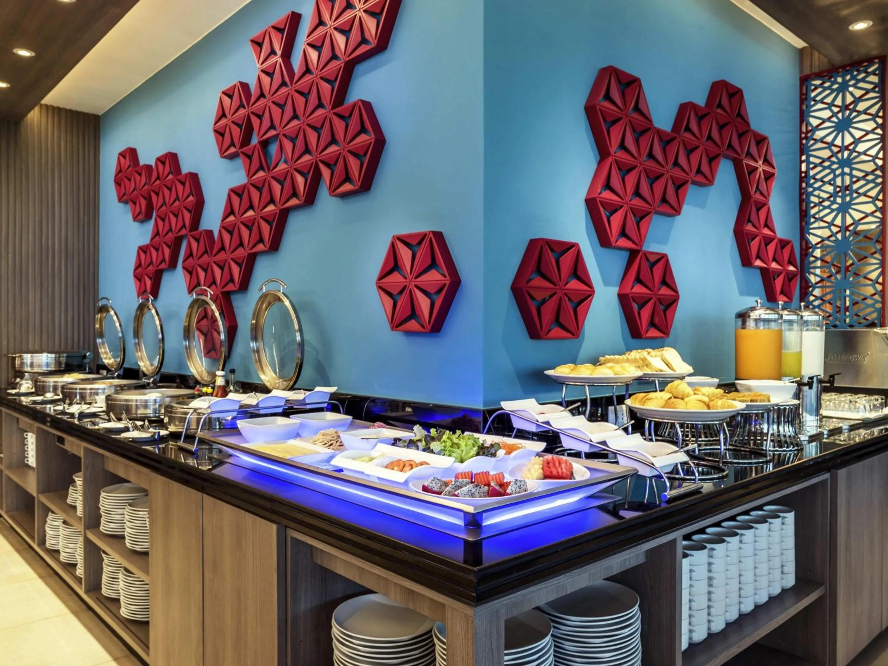 Restaurant/places to eat in Ibis Styles Phuket City