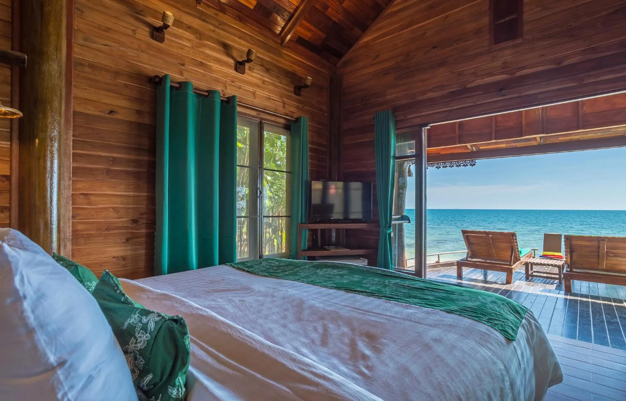 Property building, Bed in Koh Jum Ocean Beach Resort