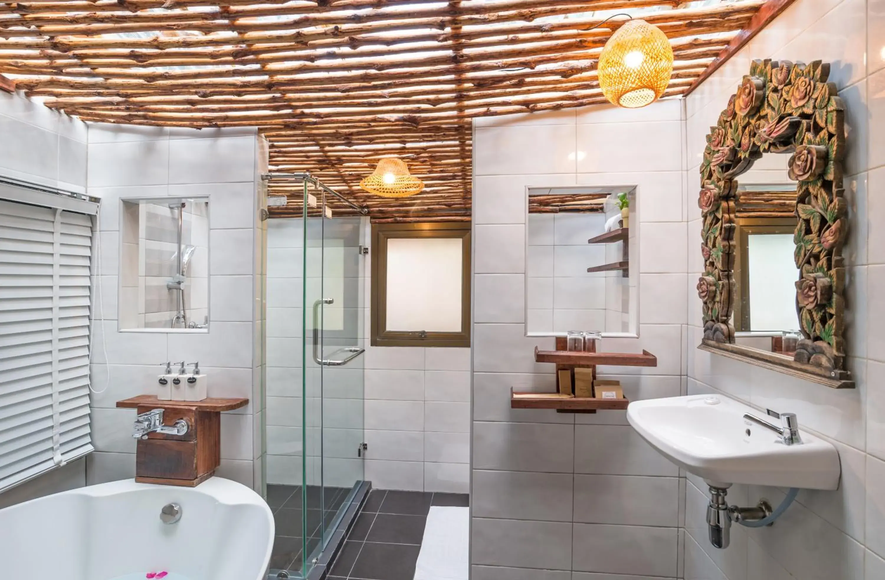 Bathroom in Koh Jum Ocean Beach Resort Bathroom in Koh Jum Ocean Beach Resort