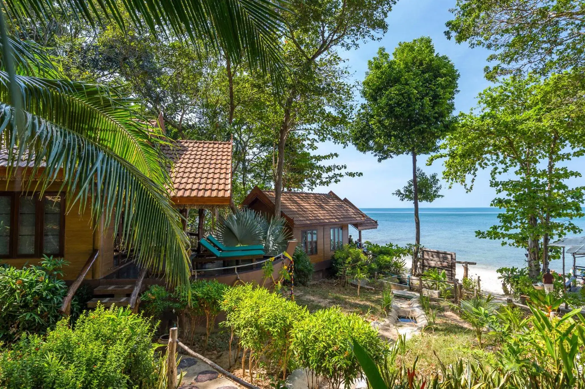 Property building in Koh Jum Ocean Beach Resort Property building in Koh Jum Ocean Beach Resort