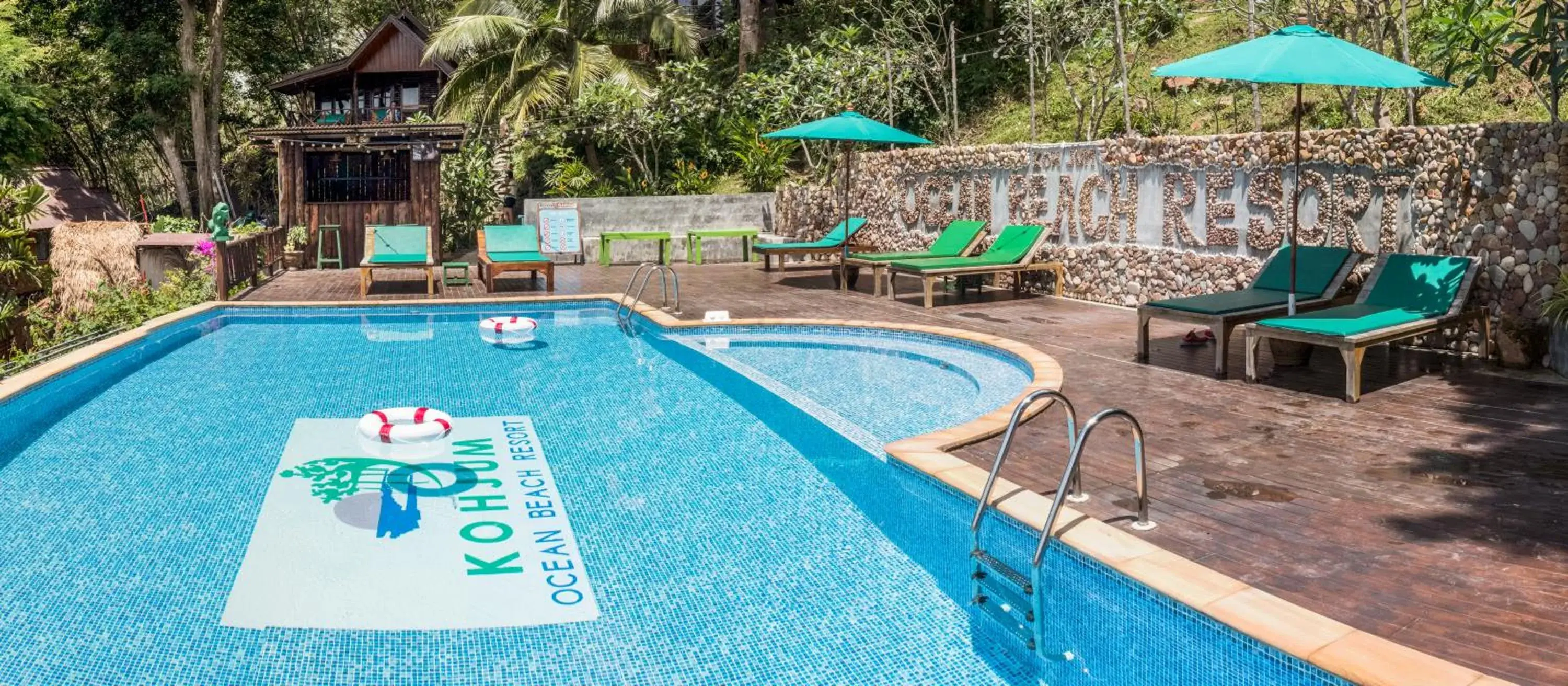 Swimming pool in Koh Jum Ocean Beach Resort Swimming pool in Koh Jum Ocean Beach Resort