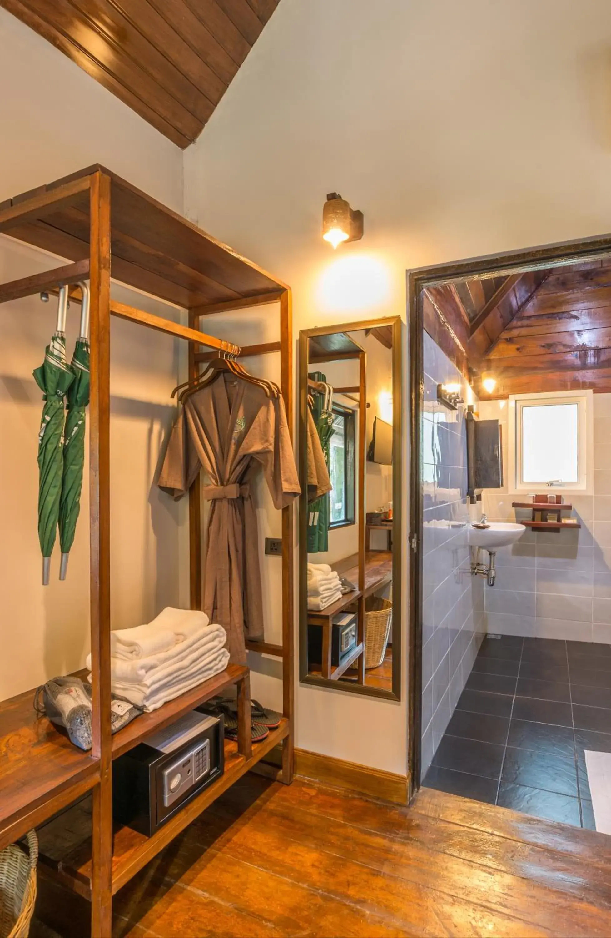 Property building, Bed in Koh Jum Ocean Beach Resort Property building, Bed in Koh Jum Ocean Beach Resort