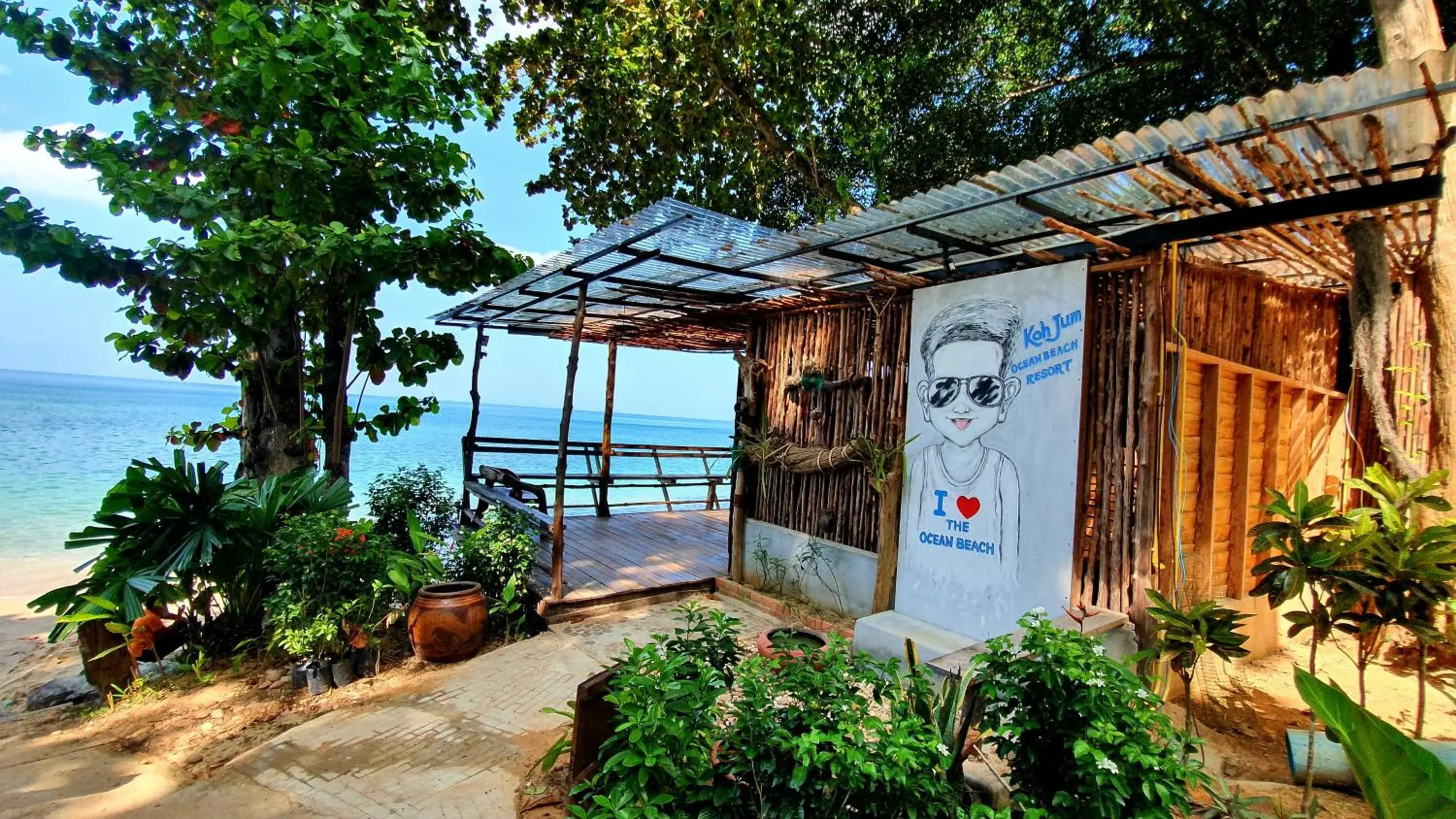 Restaurant/places to eat in Koh Jum Ocean Beach Resort Restaurant/places to eat in Koh Jum Ocean Beach Resort