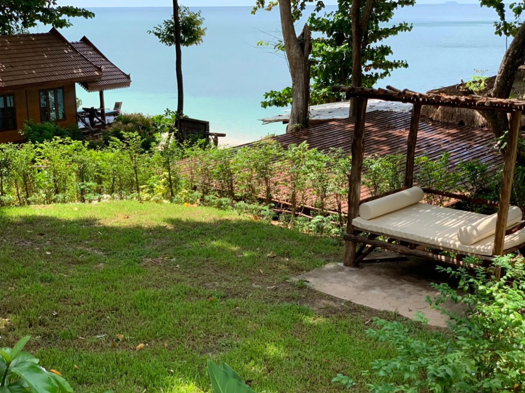 Garden in Koh Jum Ocean Beach Resort
