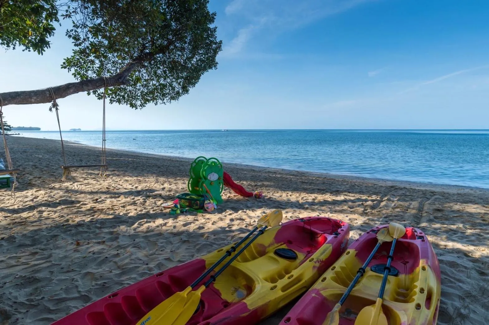 Restaurant/places to eat in Koh Jum Ocean Beach Resort