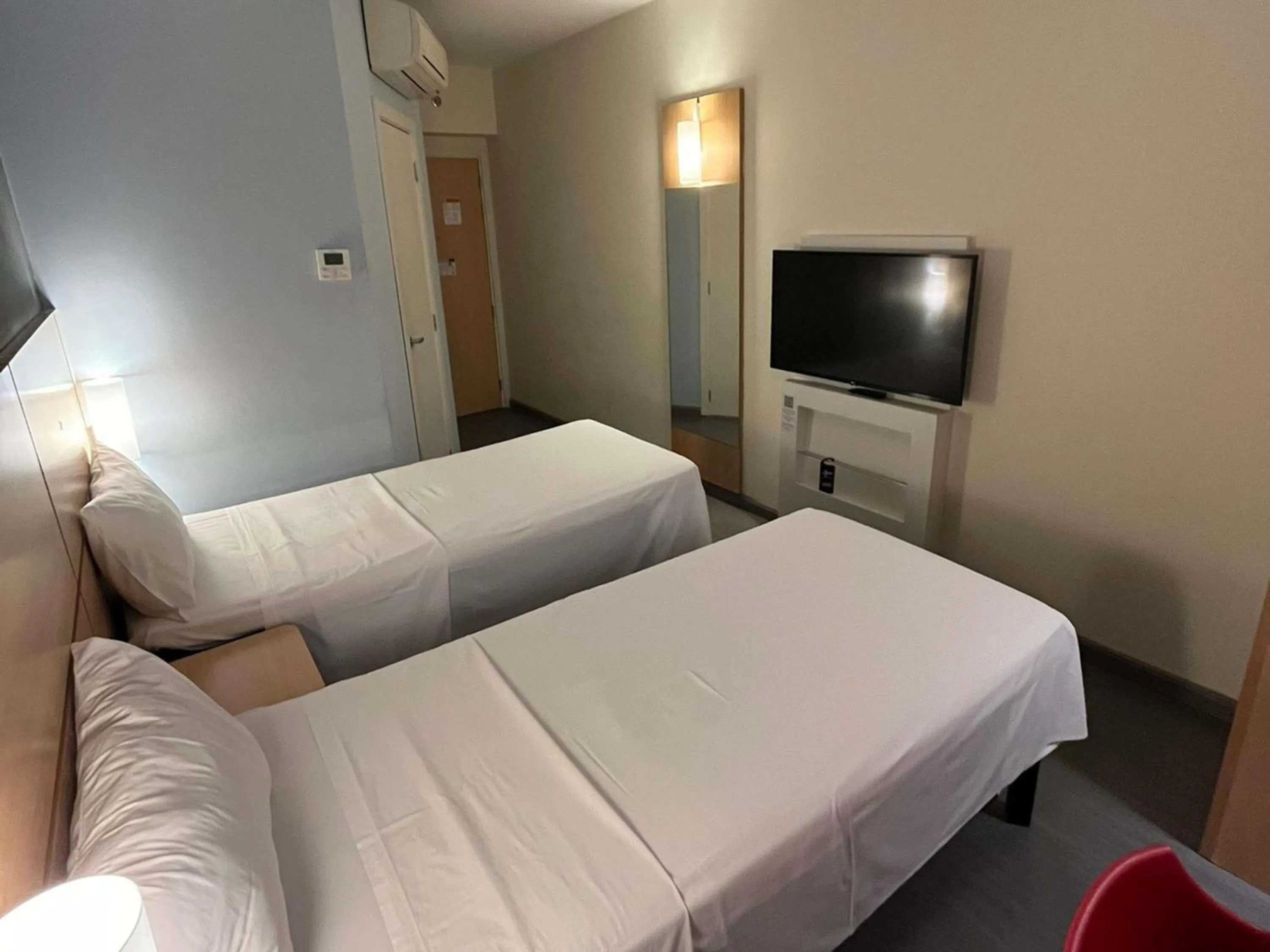 Bedroom, Bed in ibis Catalao