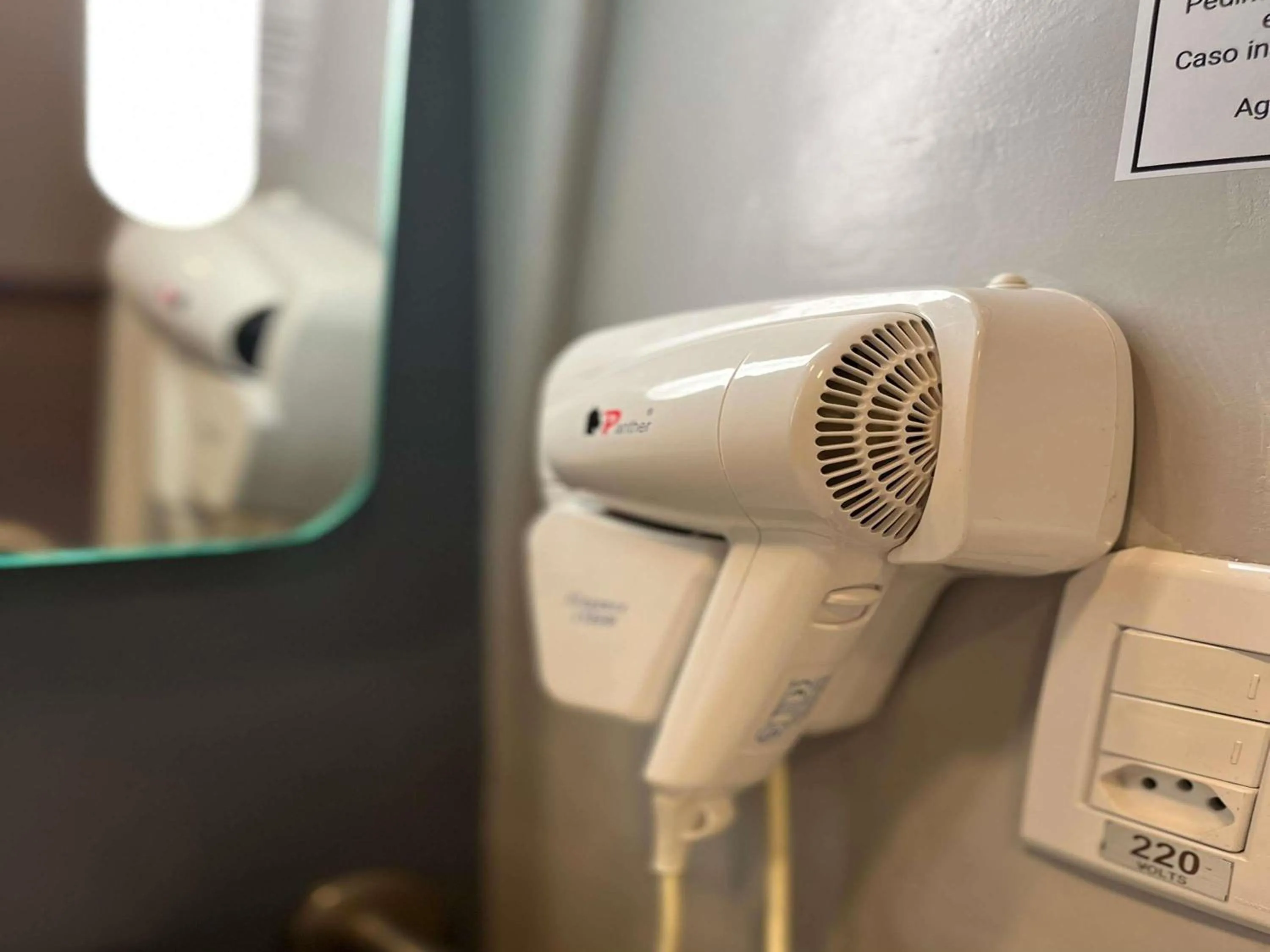 Bedroom in ibis Catalao