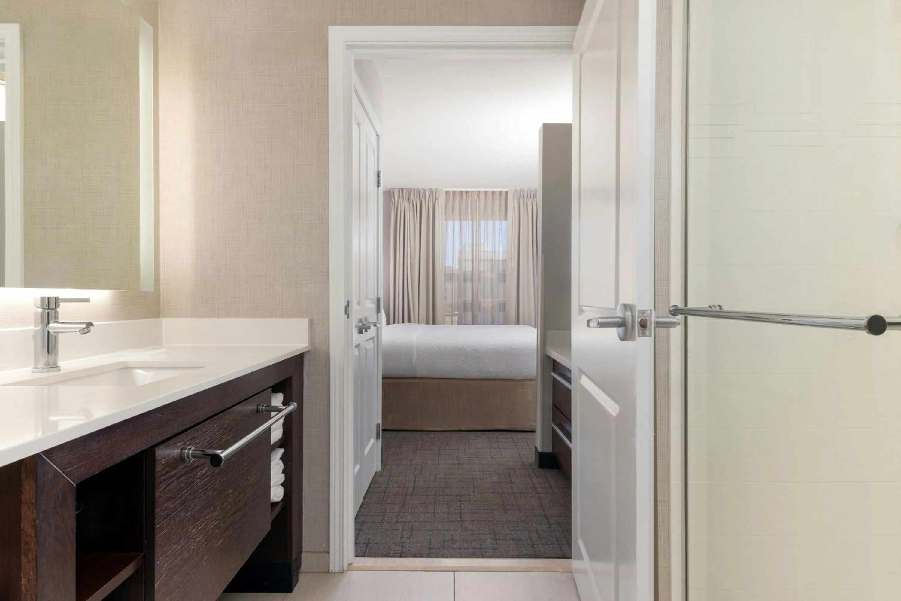 Bathroom, Bed in Residence Inn by Marriott Denver Central Park
