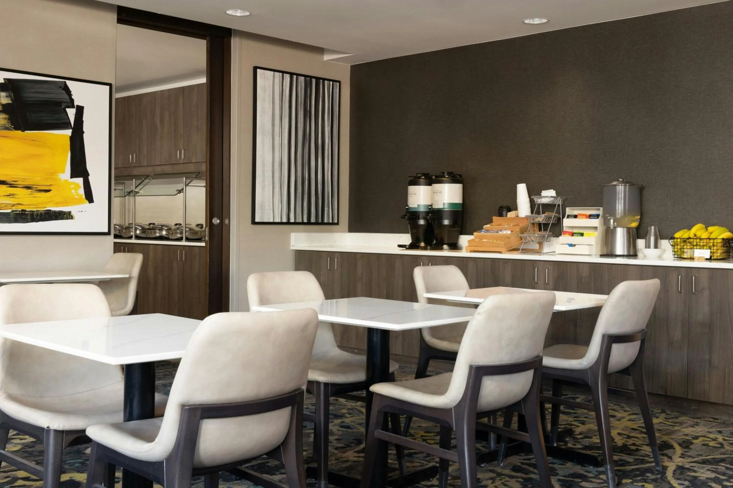 Breakfast in Residence Inn by Marriott Denver Central Park