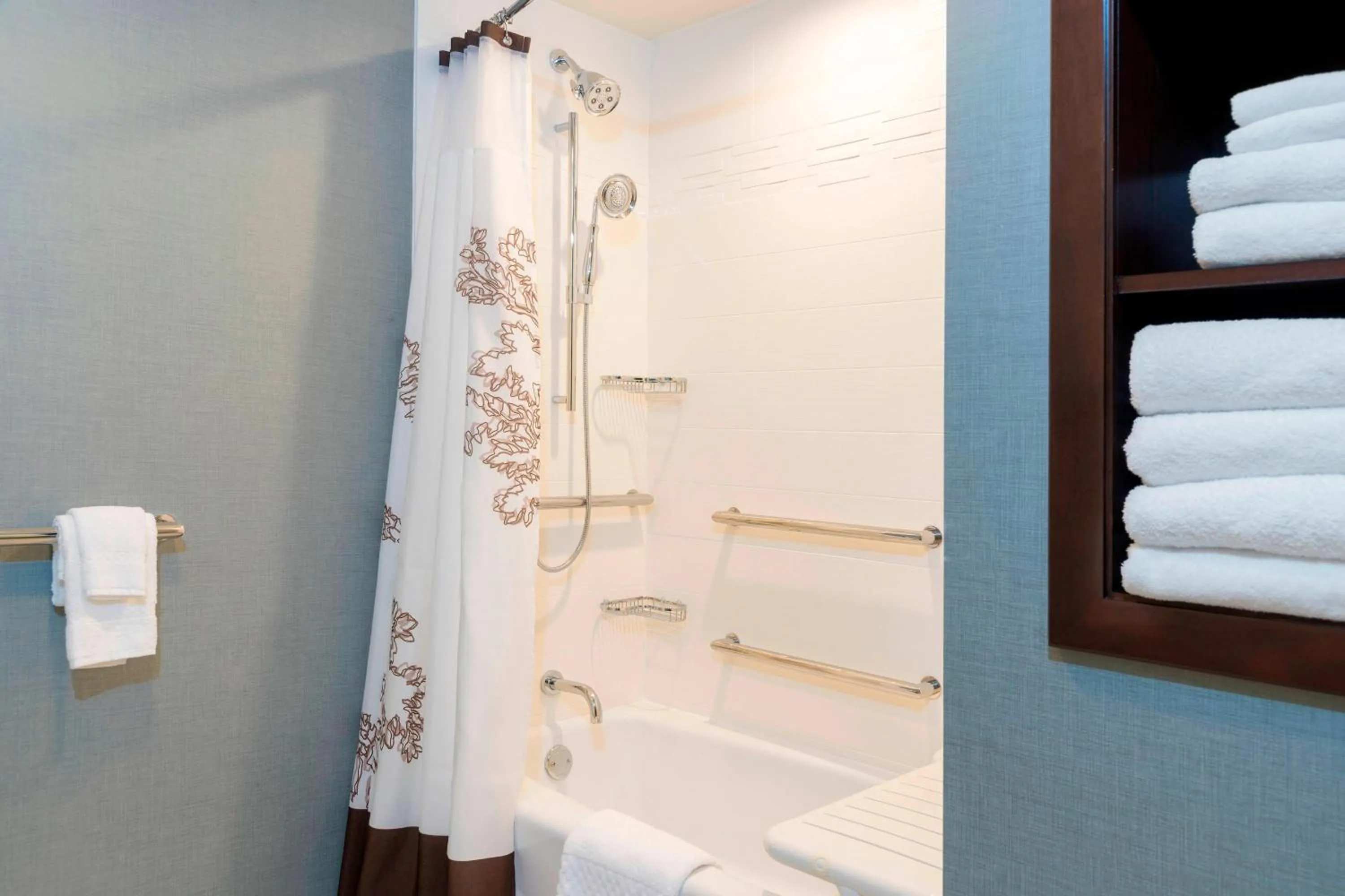 Bathroom in Residence Inn by Marriott Green Bay Downtown