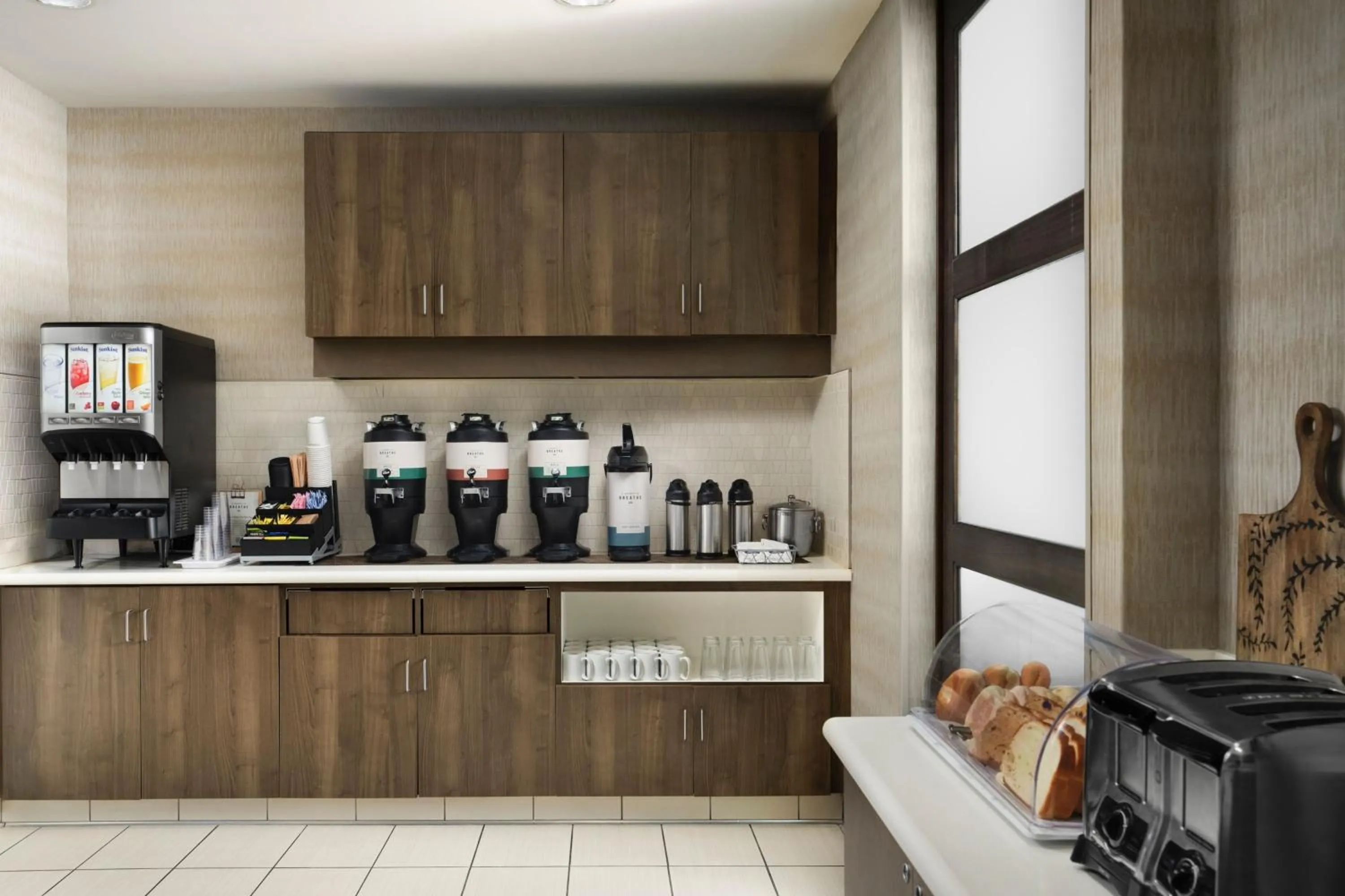 Breakfast in Residence Inn by Marriott Green Bay Downtown