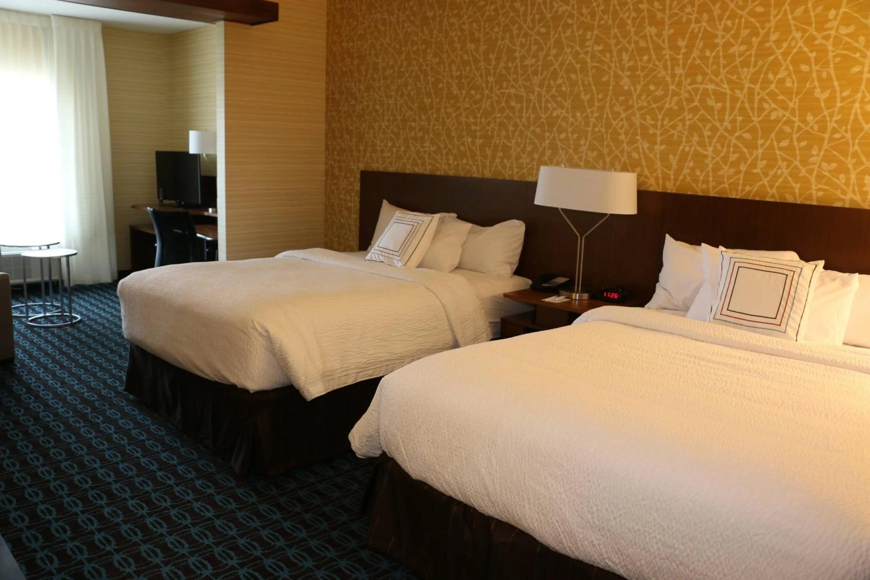 Bedroom, Bed in Fairfield Inn & Suites by Marriott Bowling Green