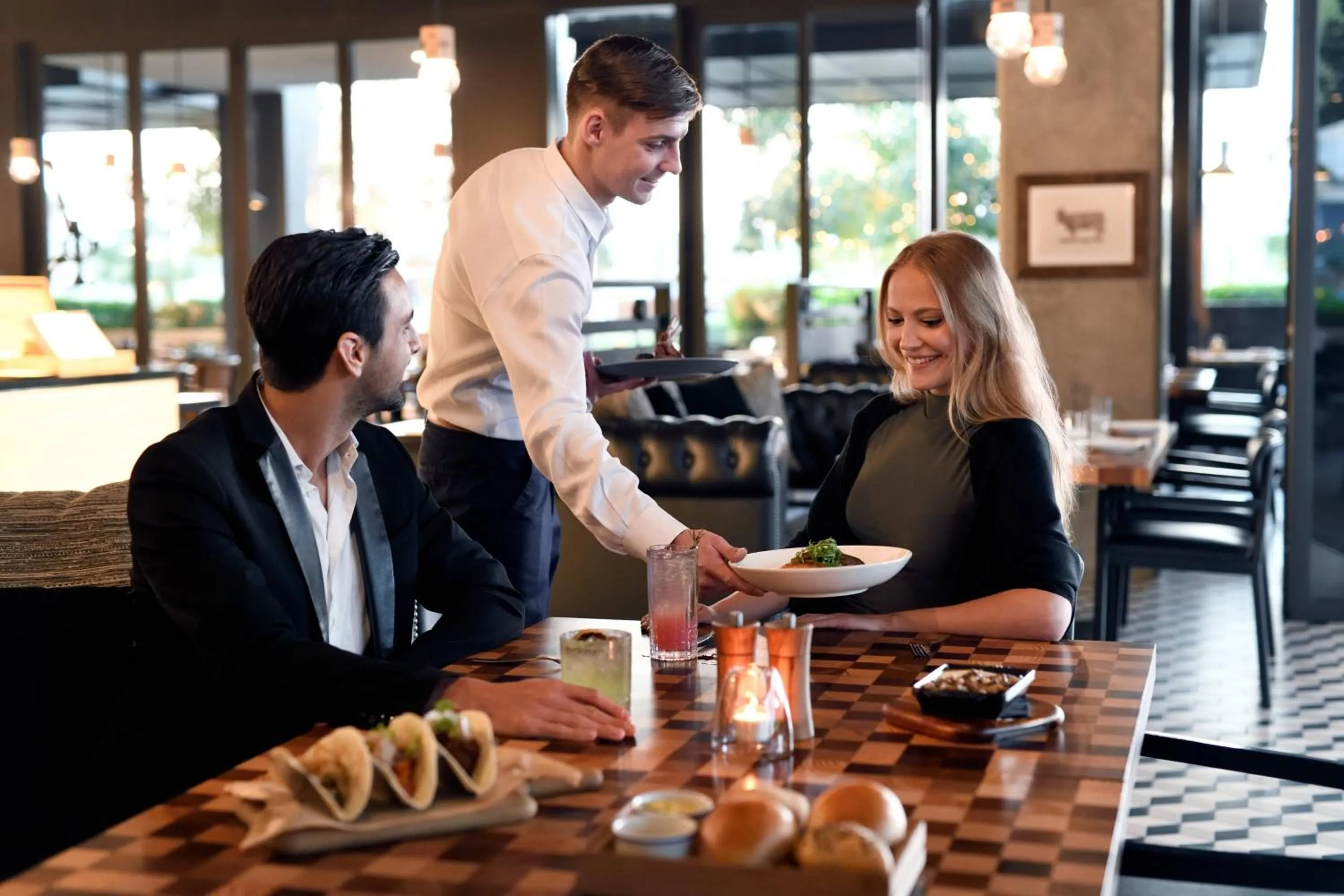 Restaurant/places to eat in La Ville Hotel & Suites CITY WALK Dubai, Autograph Collection