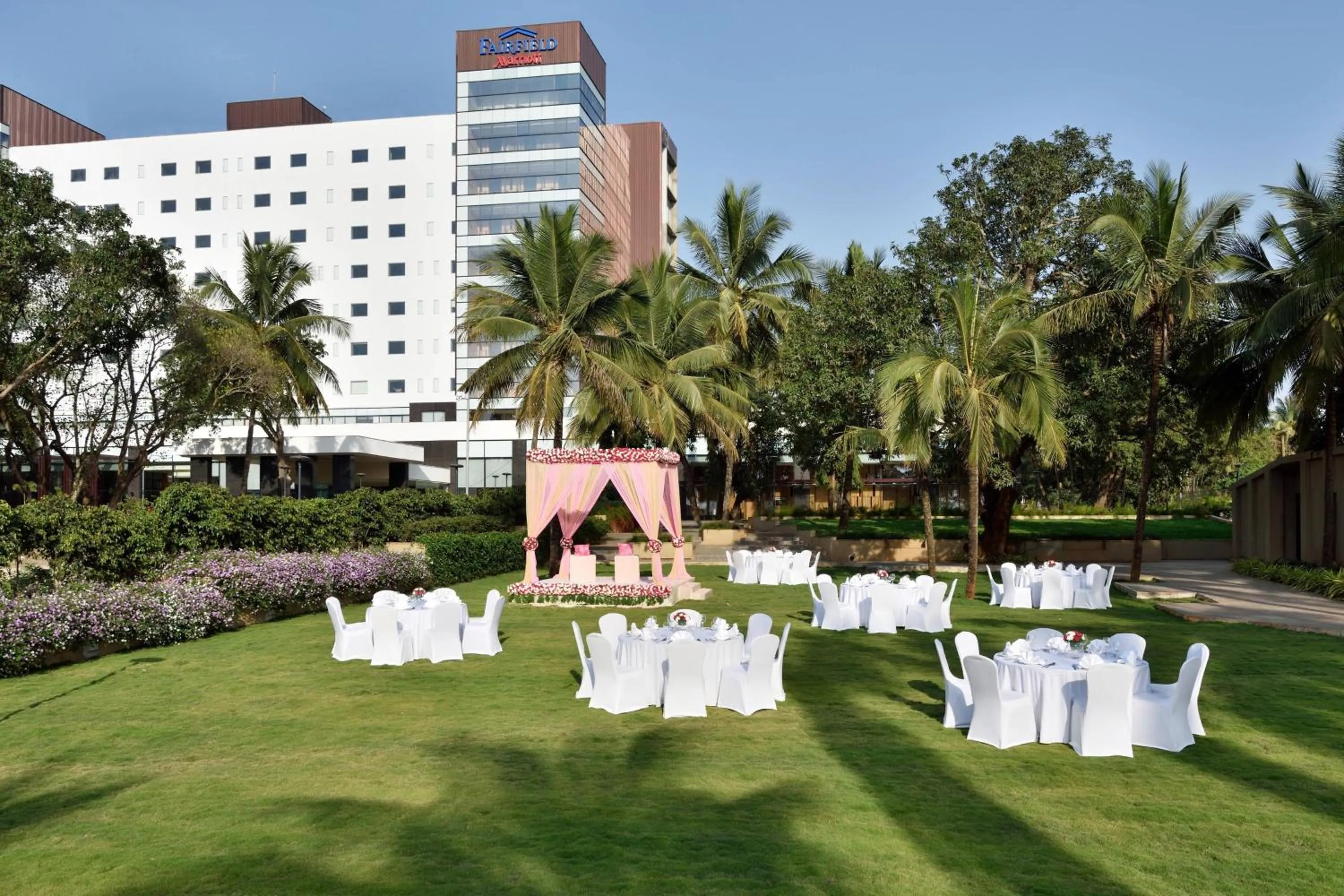 Lobby or reception in Fairfield by Marriott Belagavi