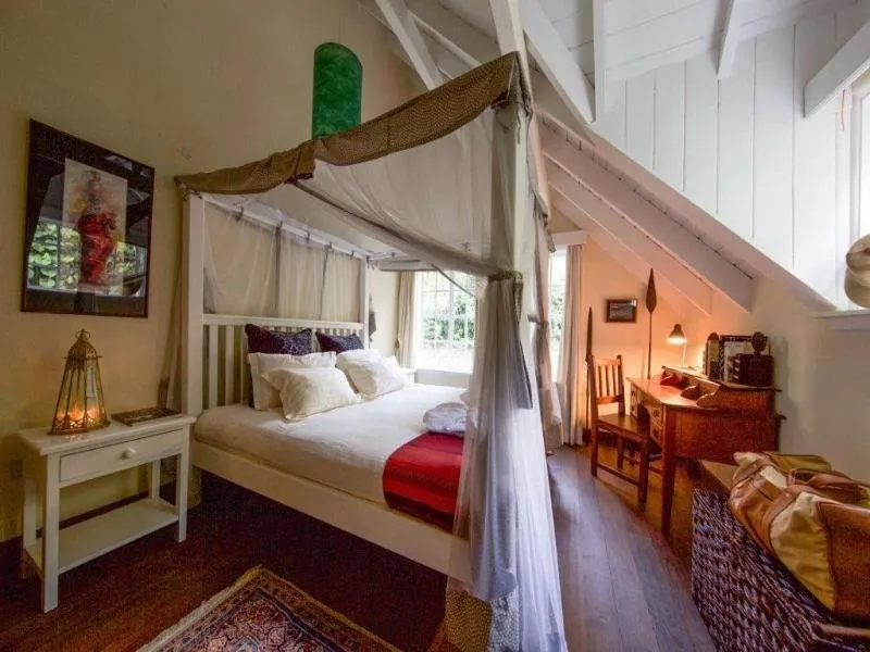 Photo of the whole room, Bed in Karen Gables