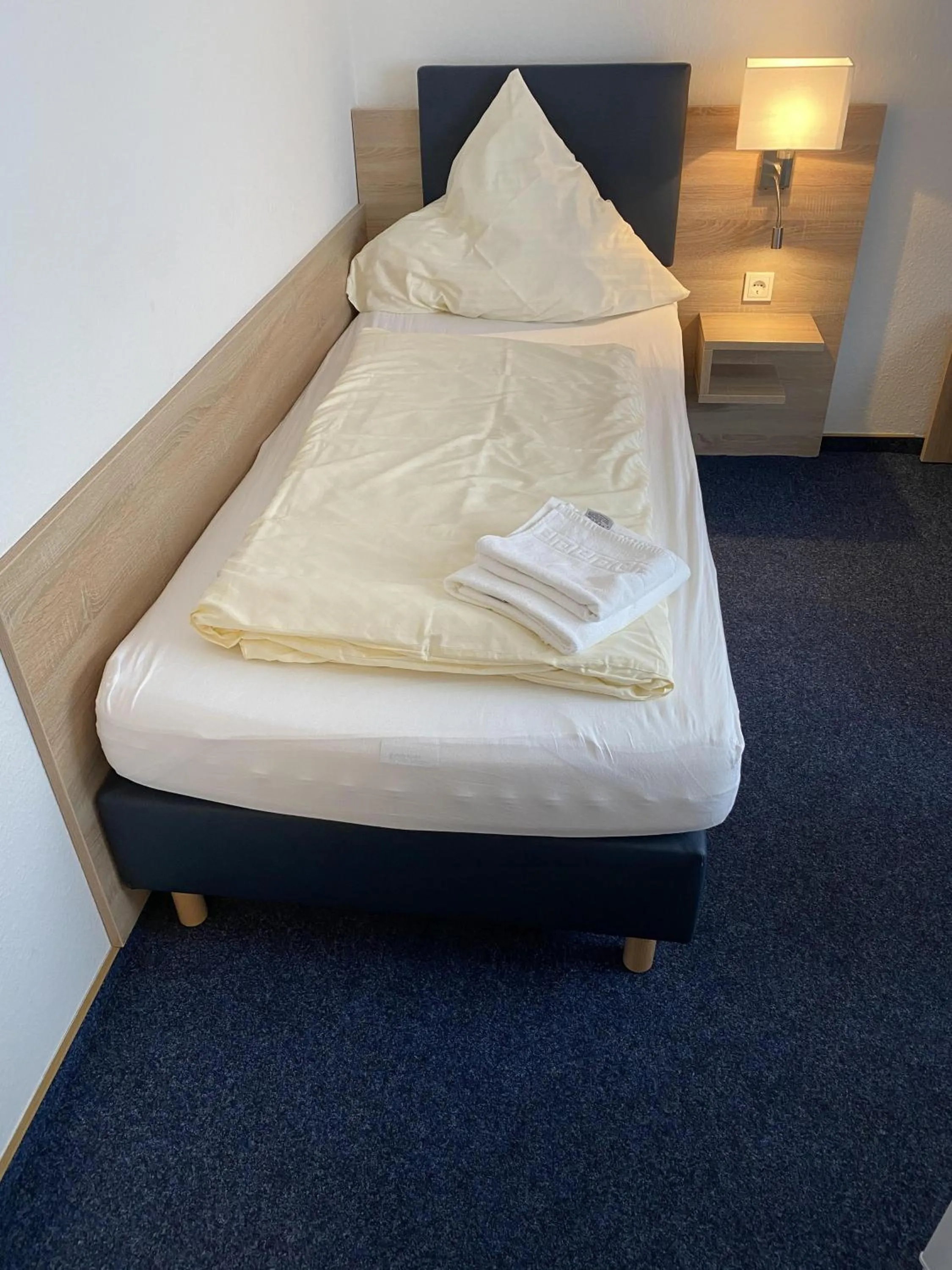 Bedroom, Bed in Motel Herbold