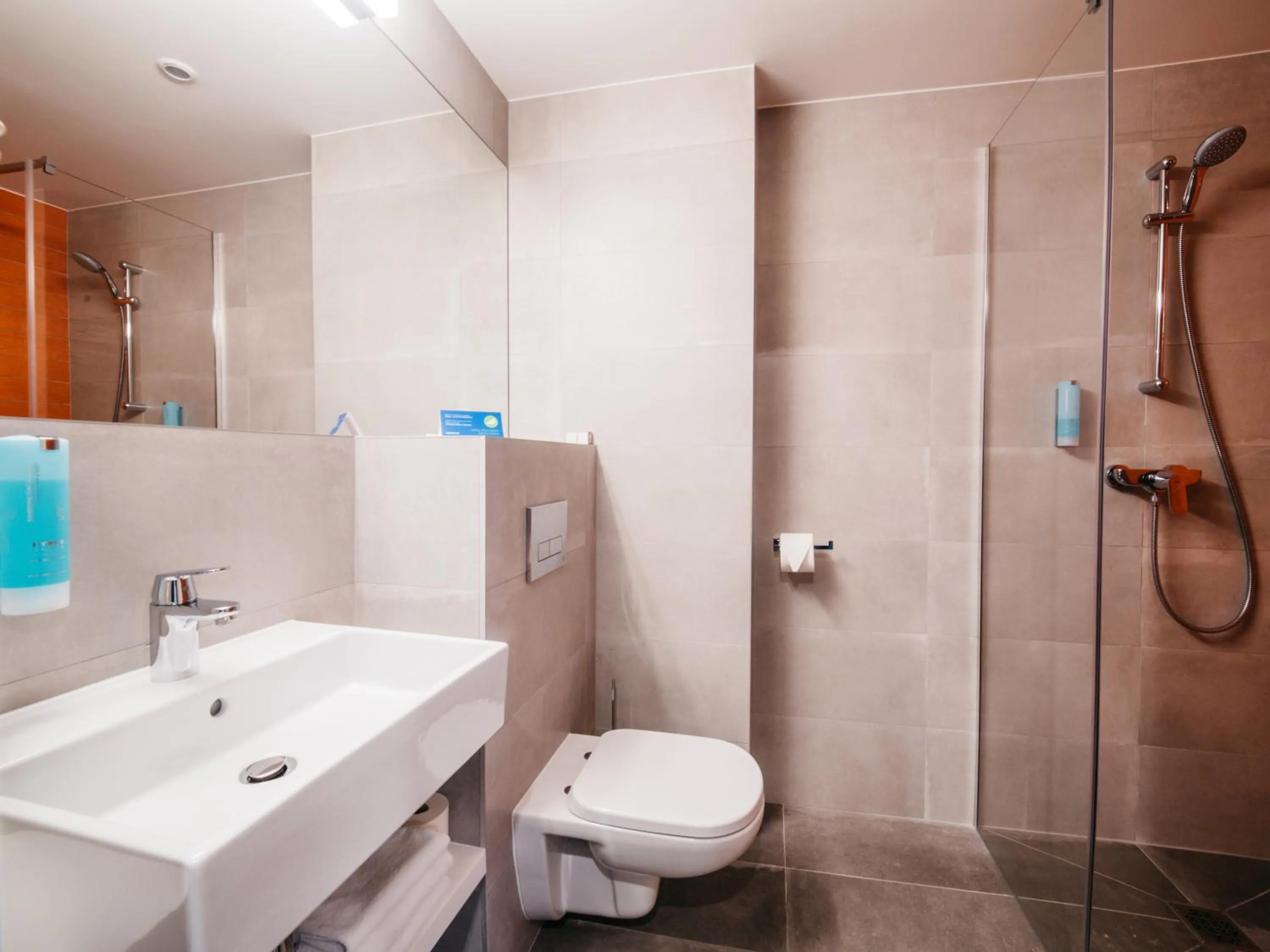 Shower in Q Hotel Plus Katowice