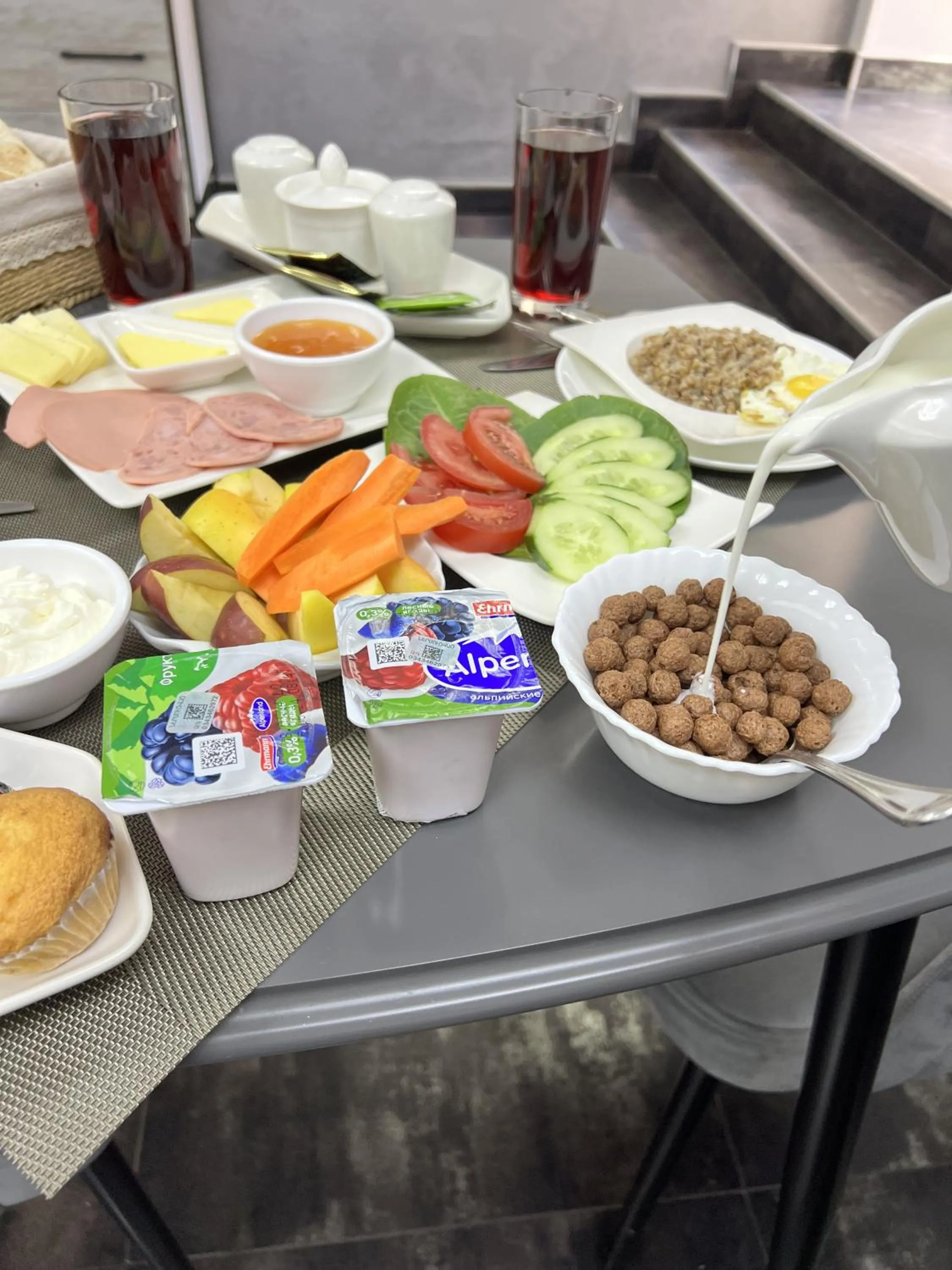 Breakfast in Mashtots Hotel