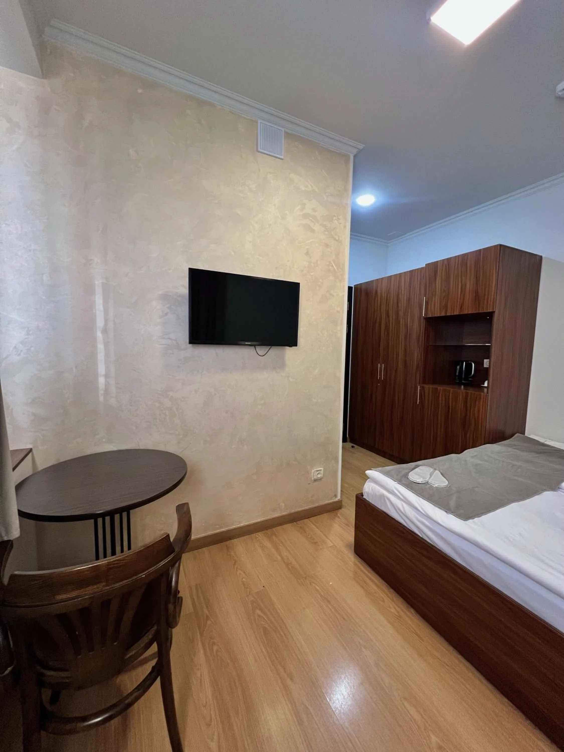 Photo of the whole room, Bed in Mashtots Hotel