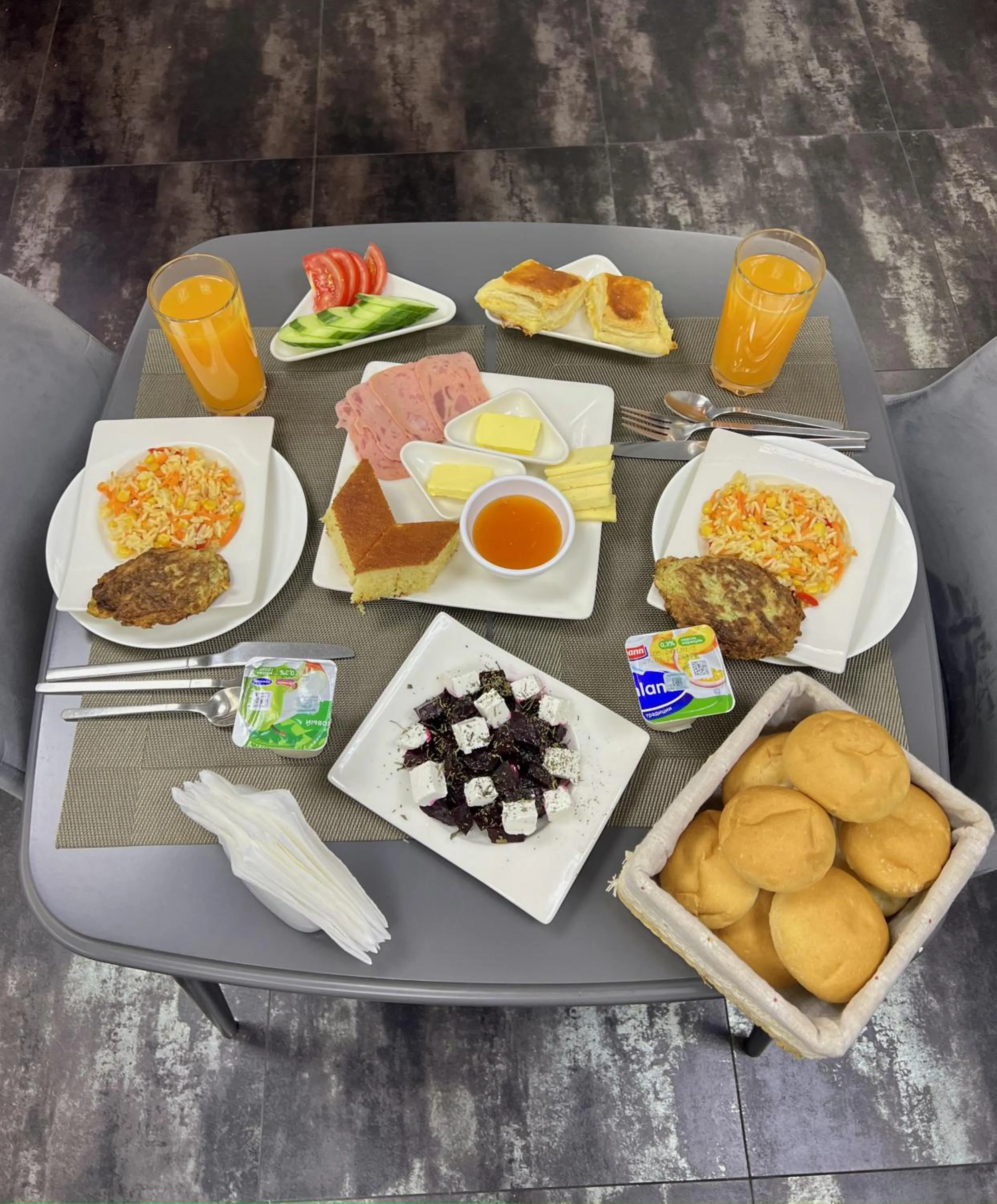 Breakfast in Mashtots Hotel