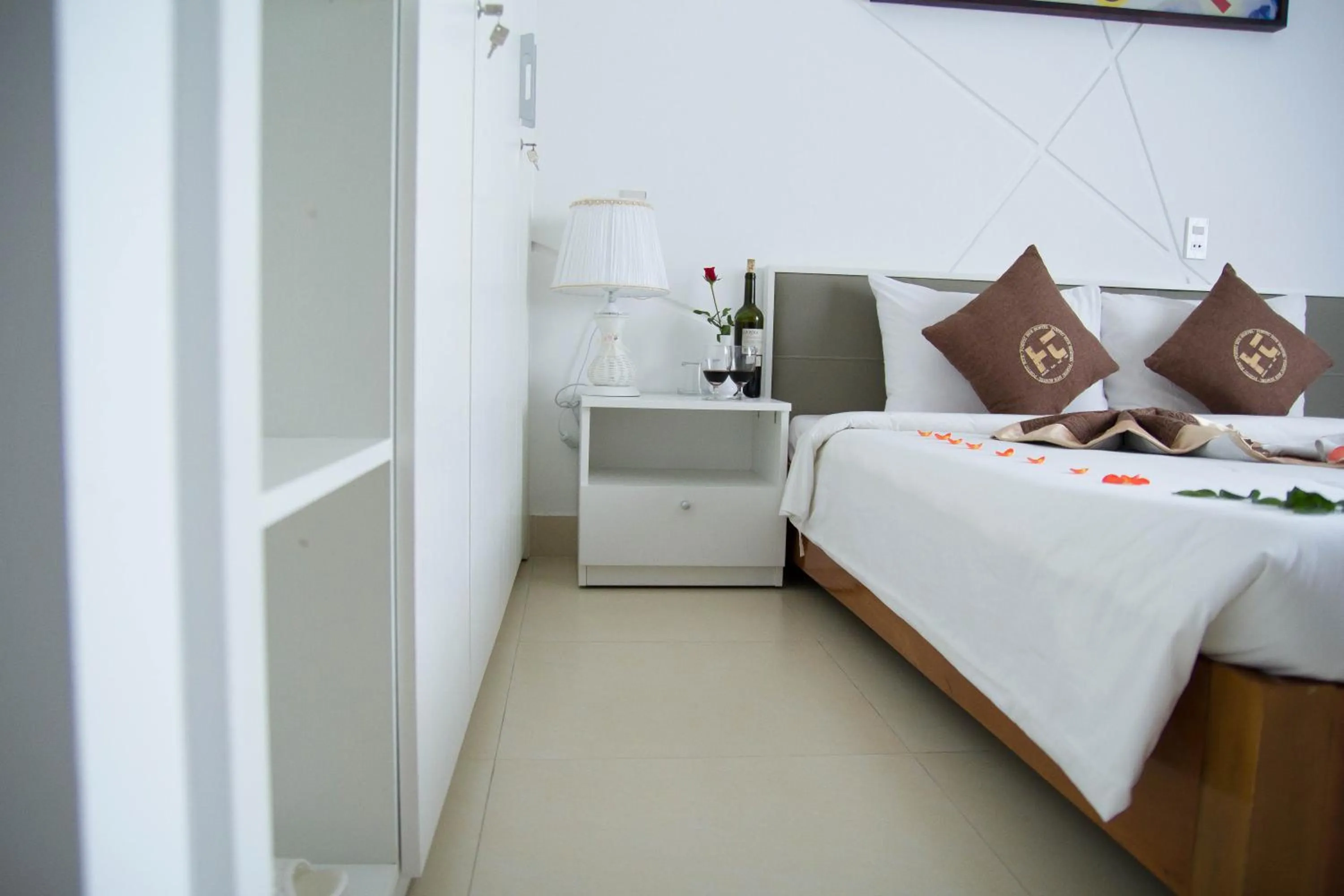 Bed in Poetic Hue Hotel & Spa