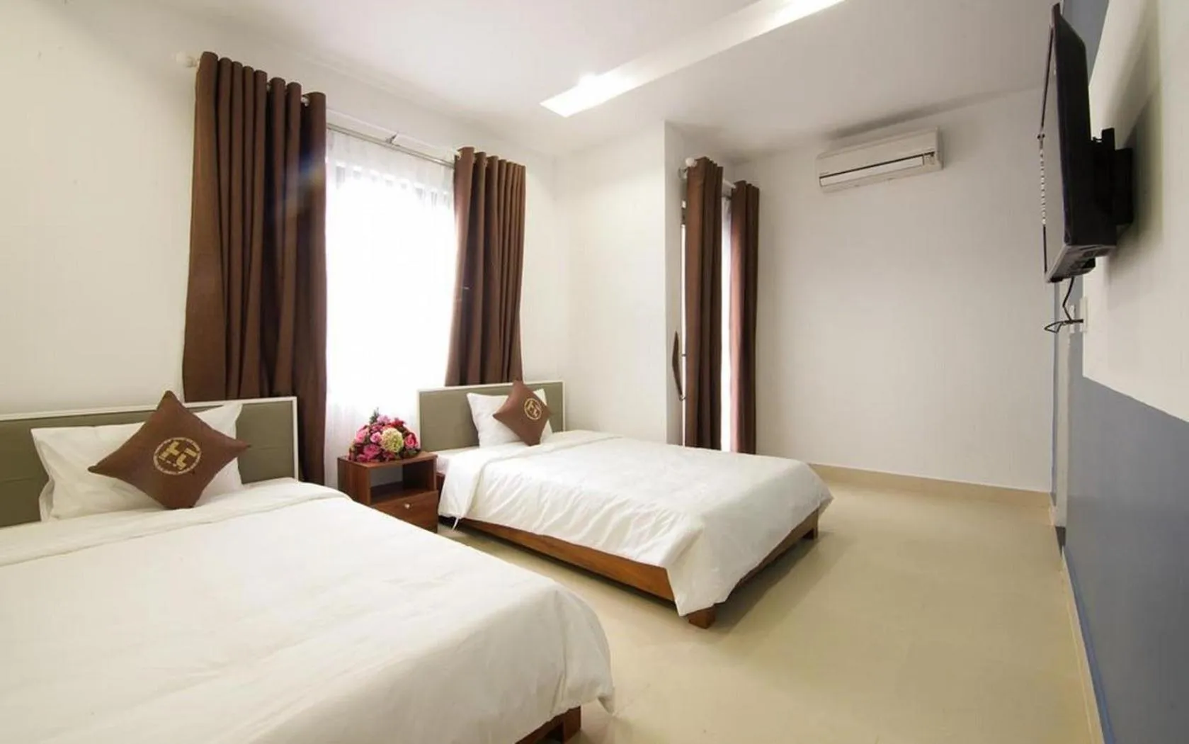 Bed in Poetic Hue Hotel & Spa