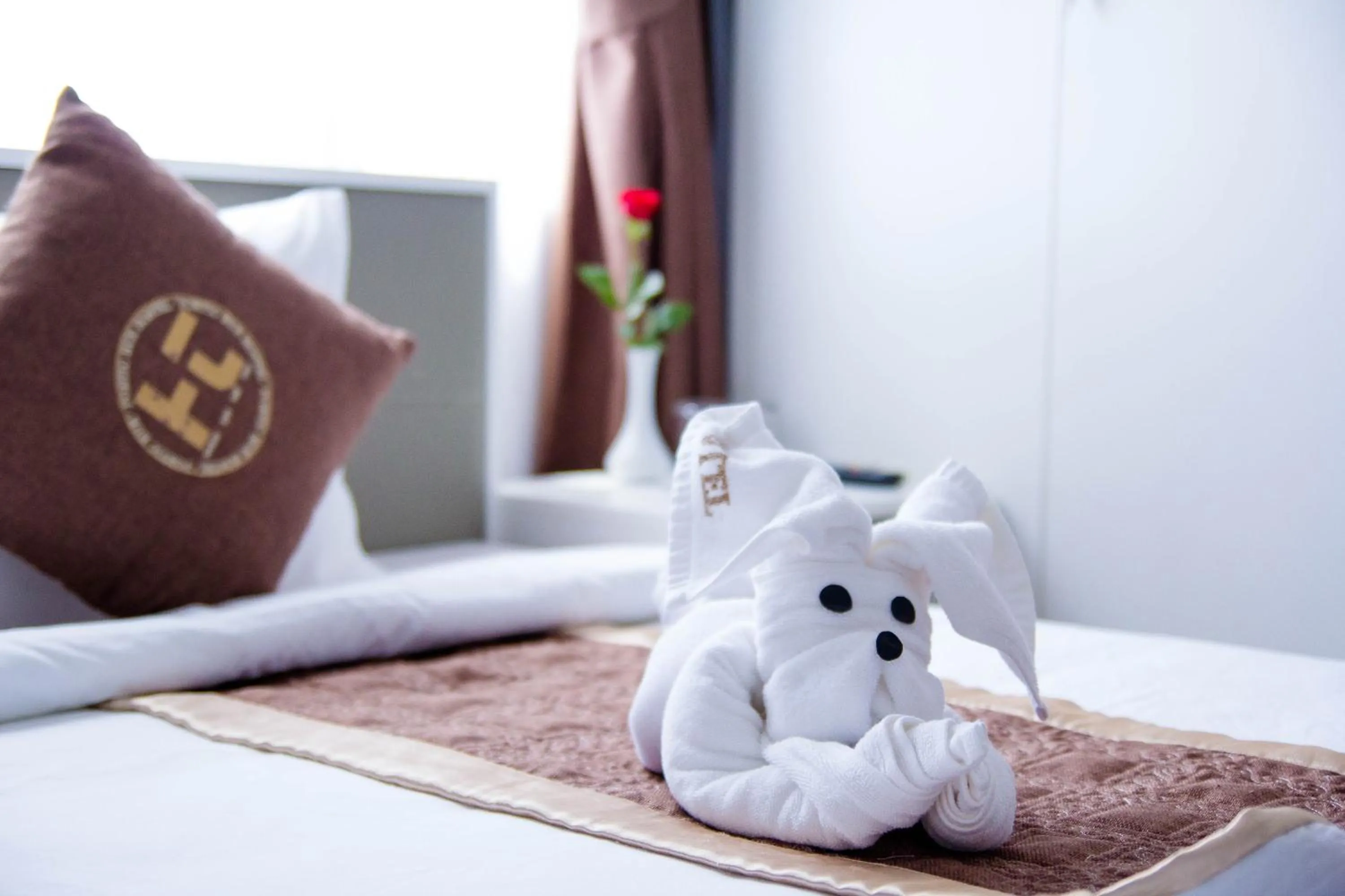 Bed in Poetic Hue Hotel & Spa